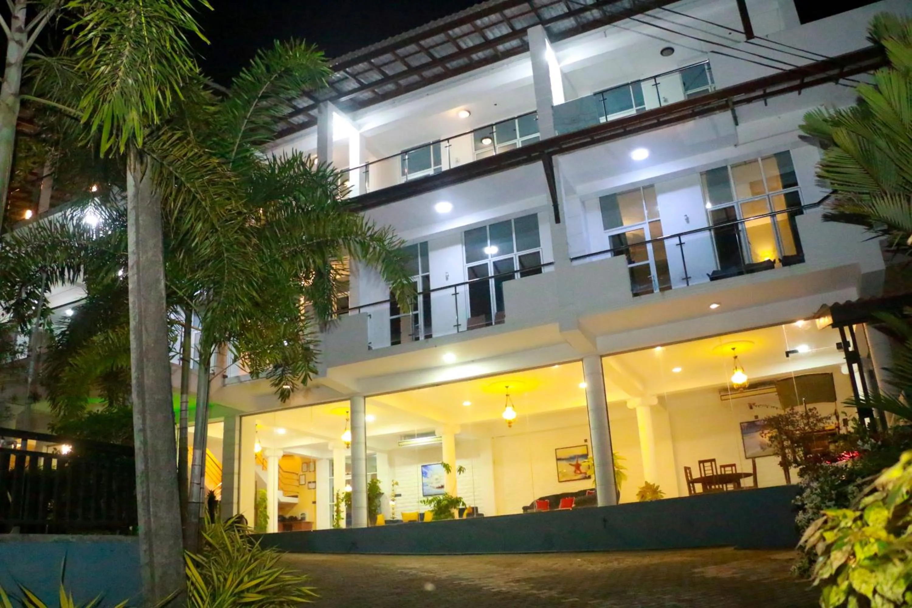 Property building in Queens Beach Hotel