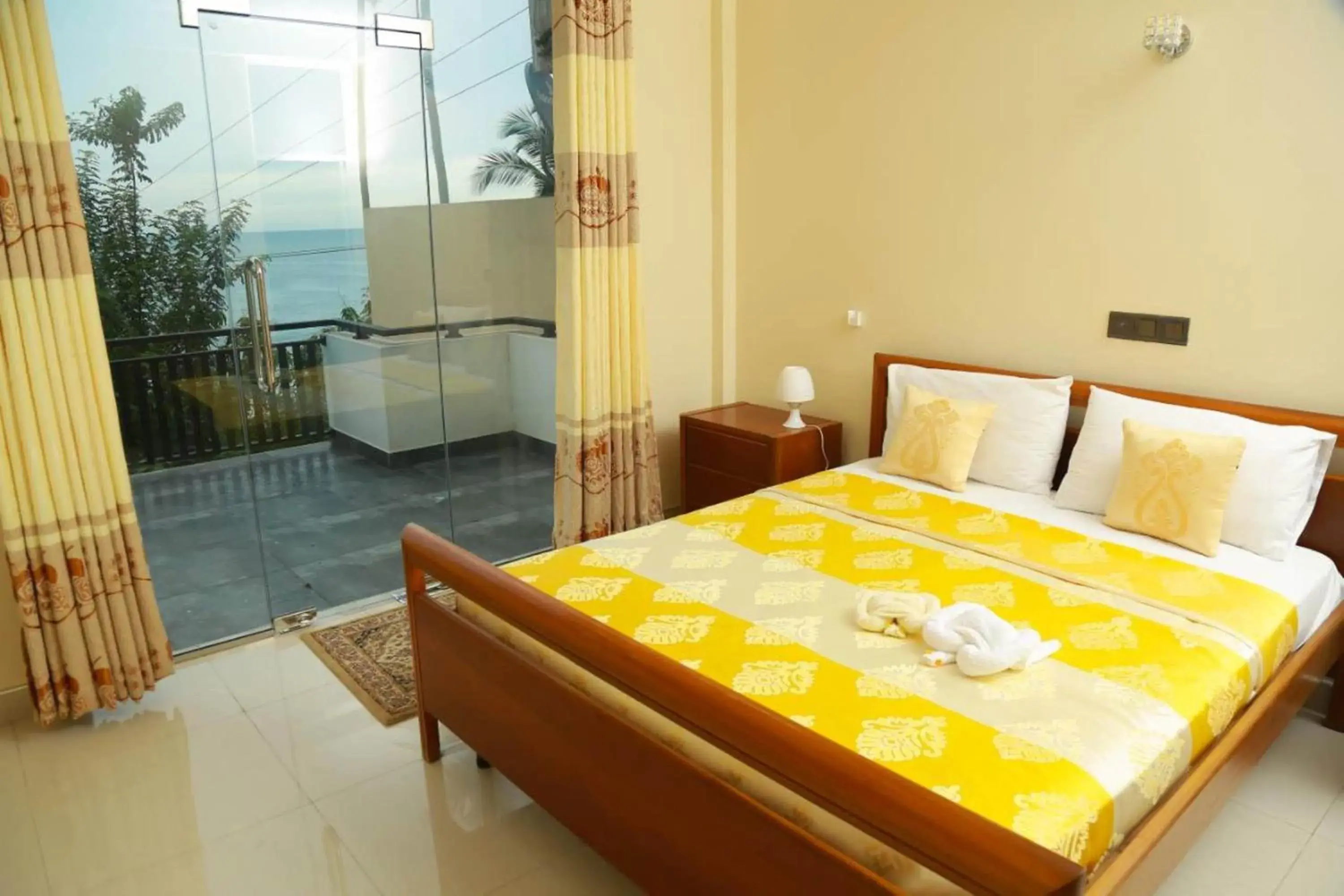 Suite with Sea View - single occupancy in Queens Beach Hotel Suite with Sea View - single occupancy in Queens Beach Hotel
