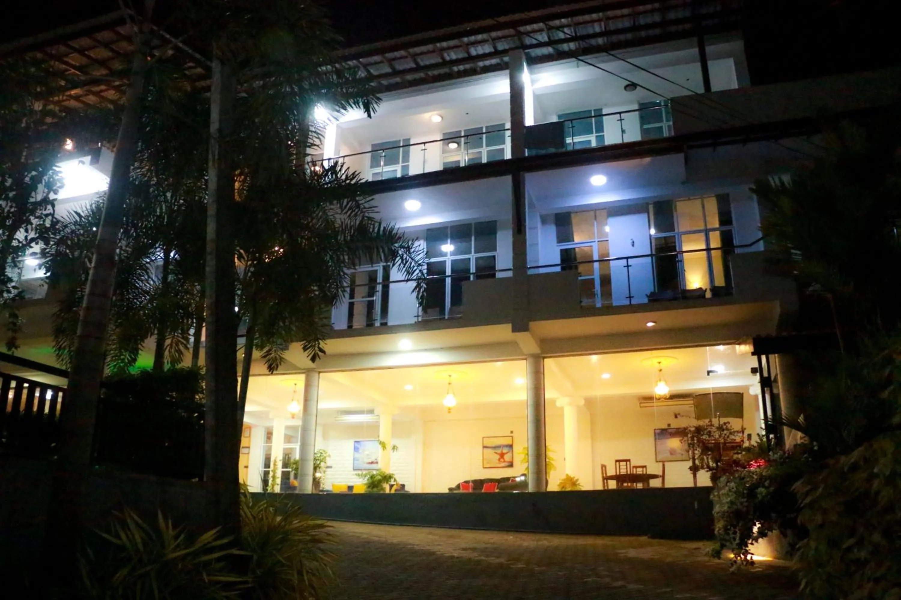 Property building in Queens Beach Hotel