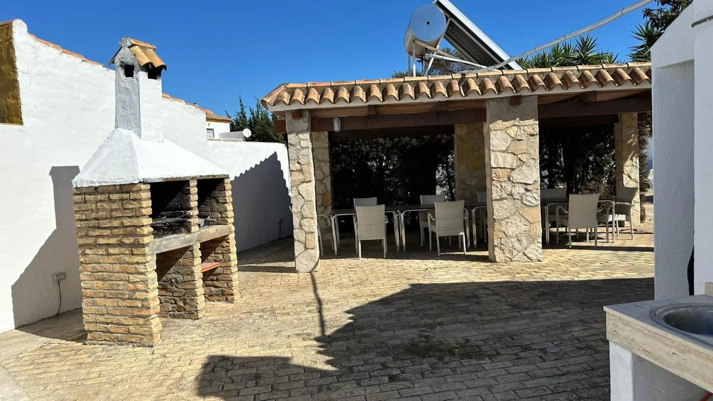BBQ facilities in Vivienda Rural Atlántico Sur & Familias