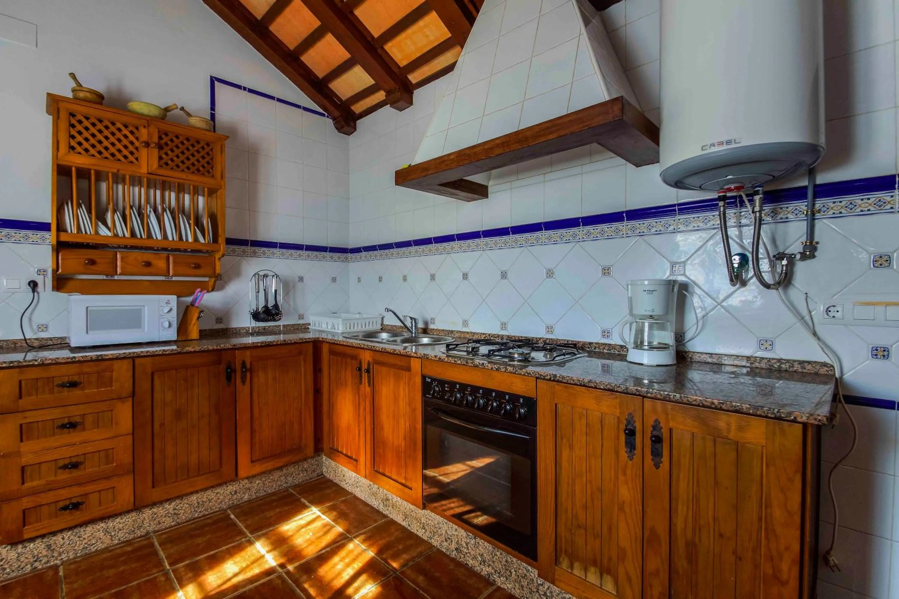 Kitchen or kitchenette in Vivienda Rural Atlántico Sur & Familias