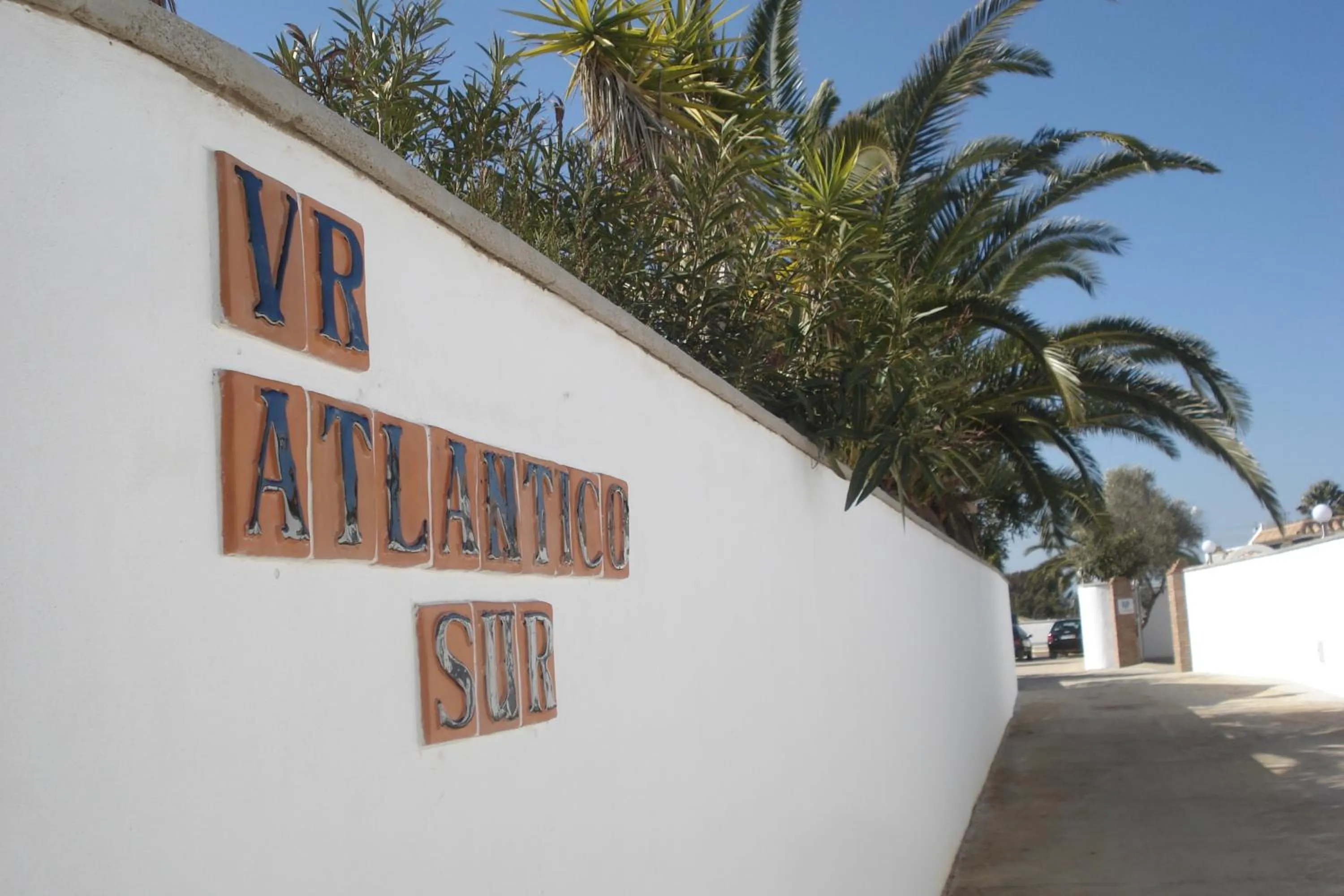 Property logo or sign in Vivienda Rural Atlántico Sur & Familias