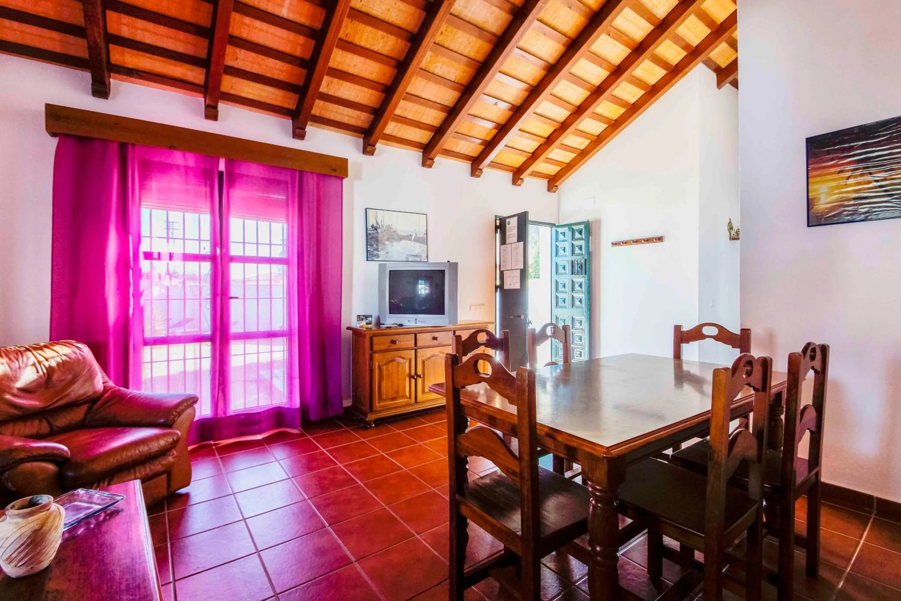 Dining area in Vivienda Rural Atlántico Sur & Familias
