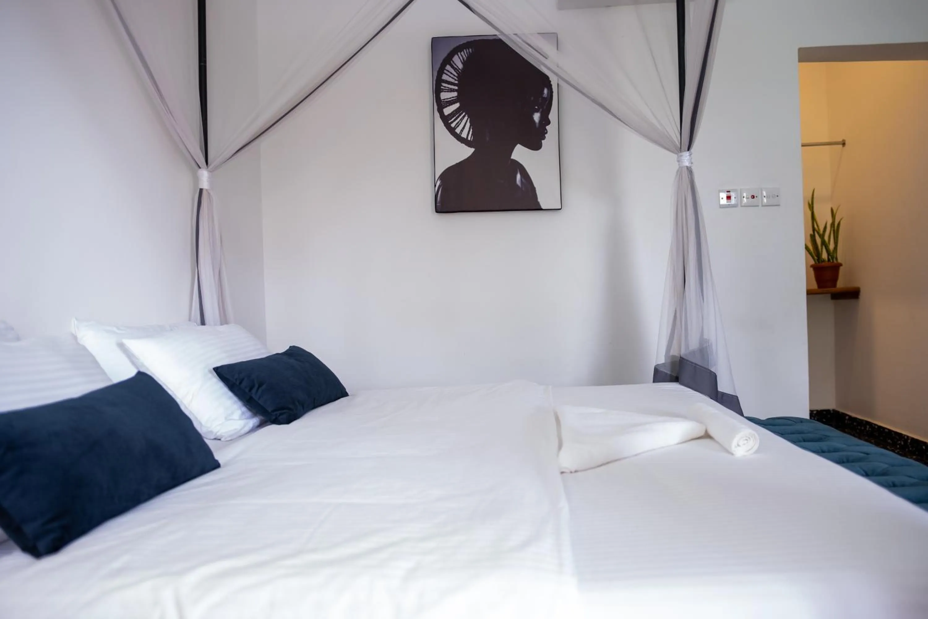 Bedroom, Bed in Explorers Hub