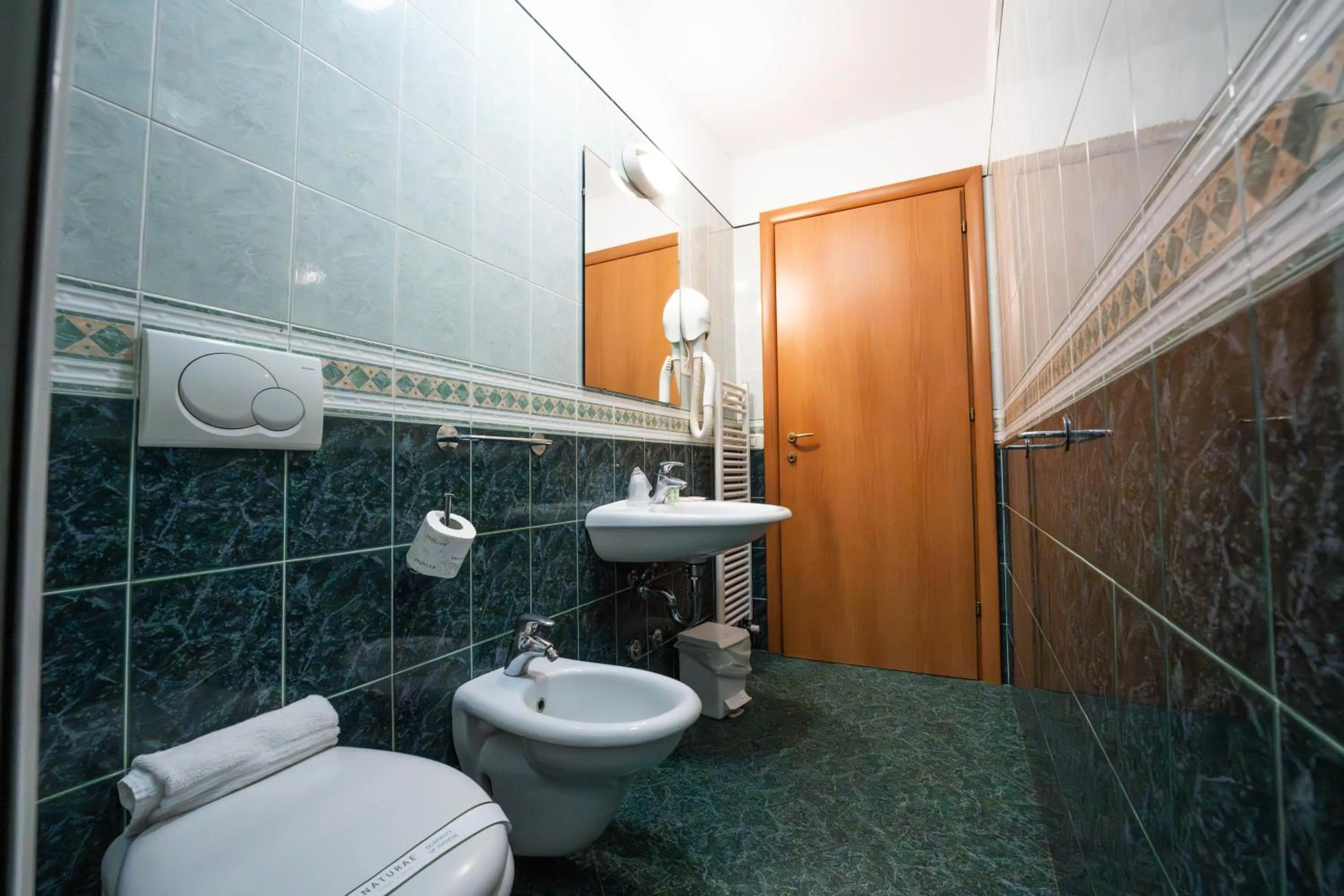 Shower in Residence Marconi Mare