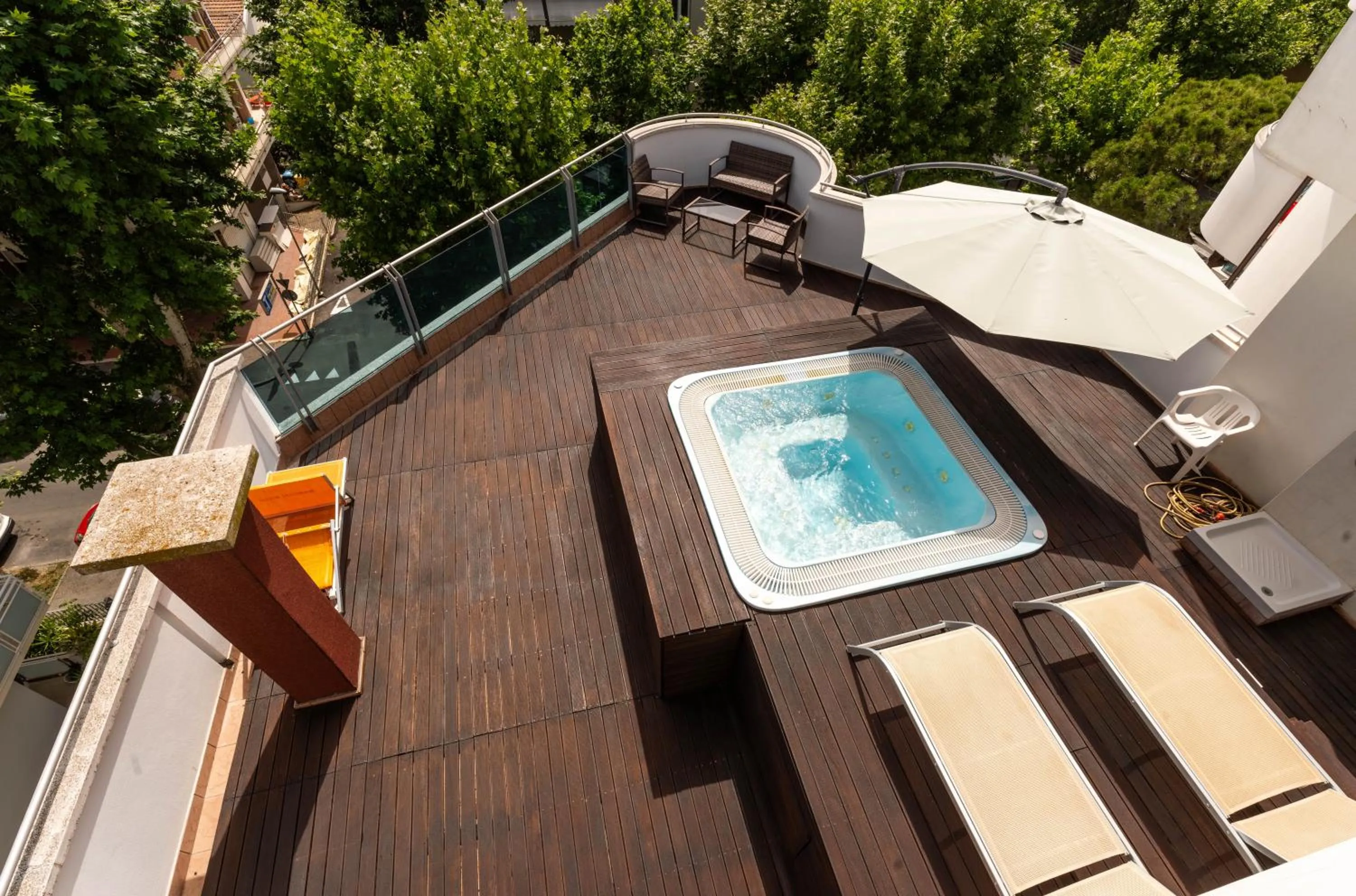 Hot Tub in Residence Marconi Mare