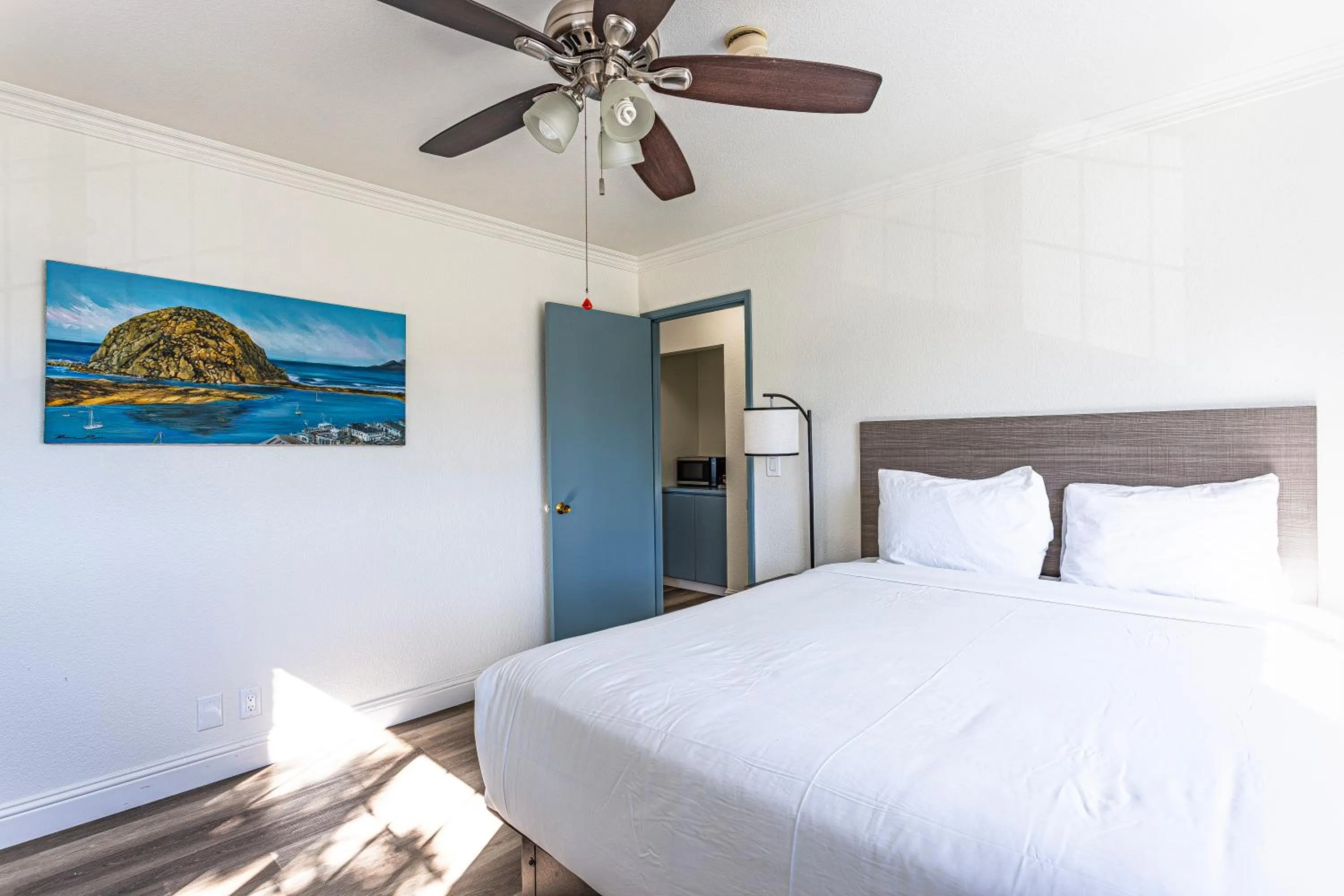 Bed in Coastal Breeze Inn