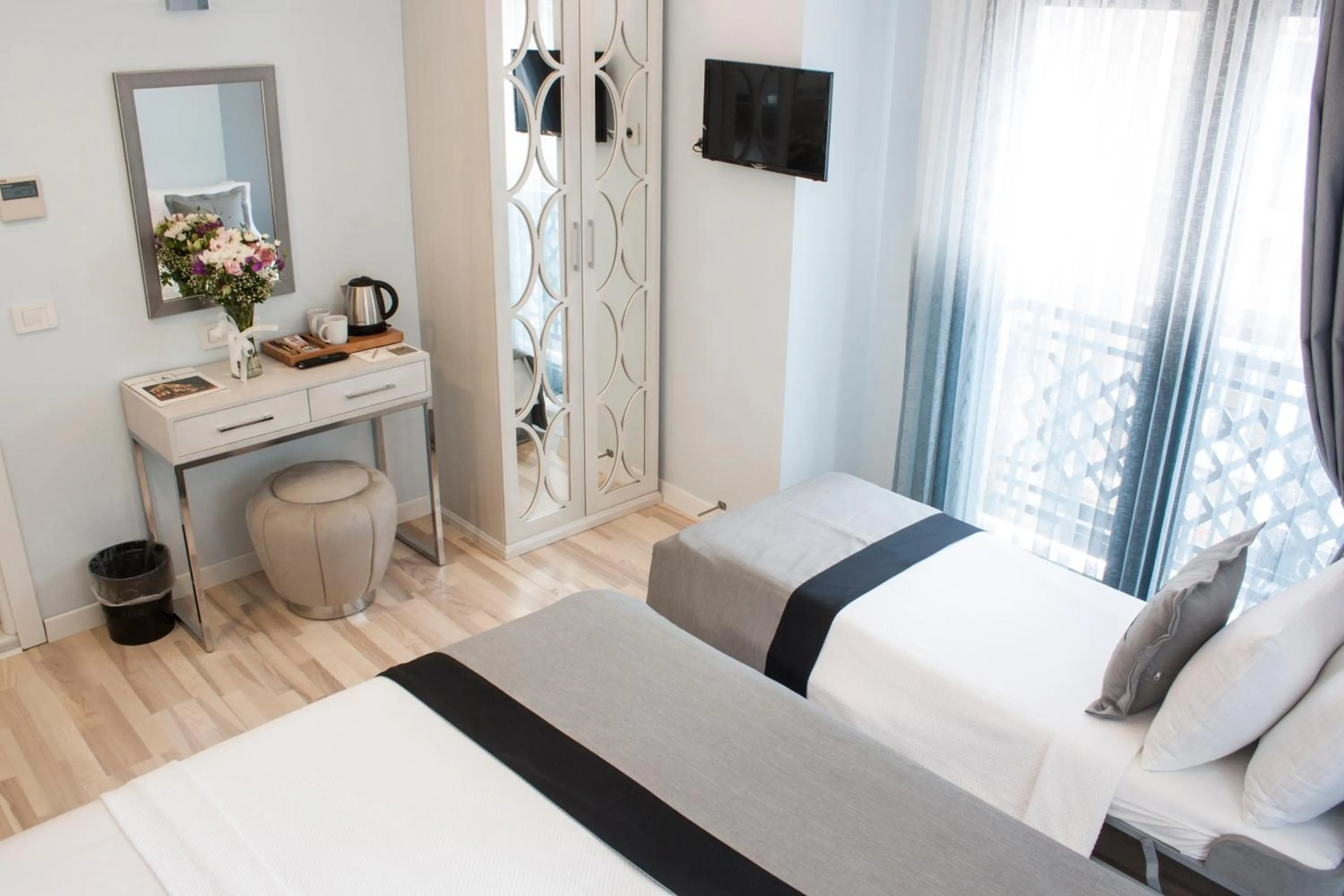 Photo of the whole room, Bed in Primero Hotel