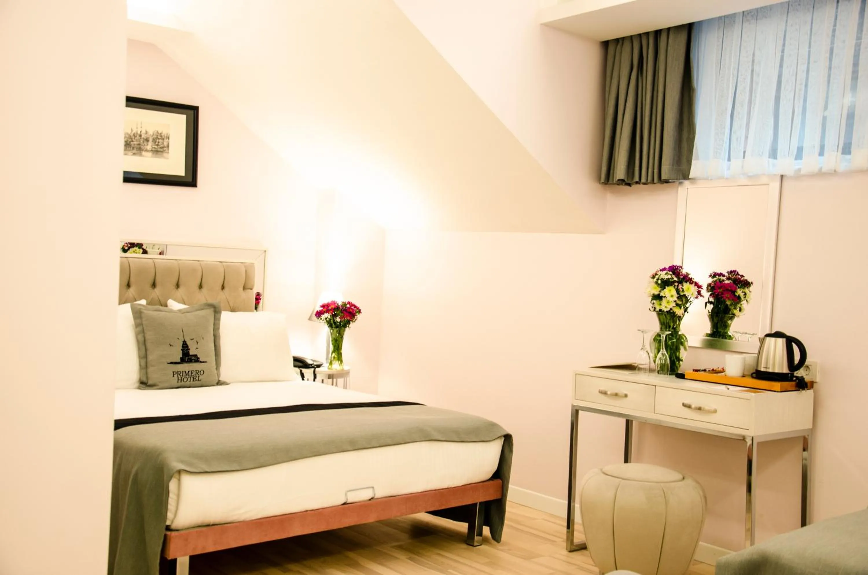 Bedroom, Bed in Primero Hotel