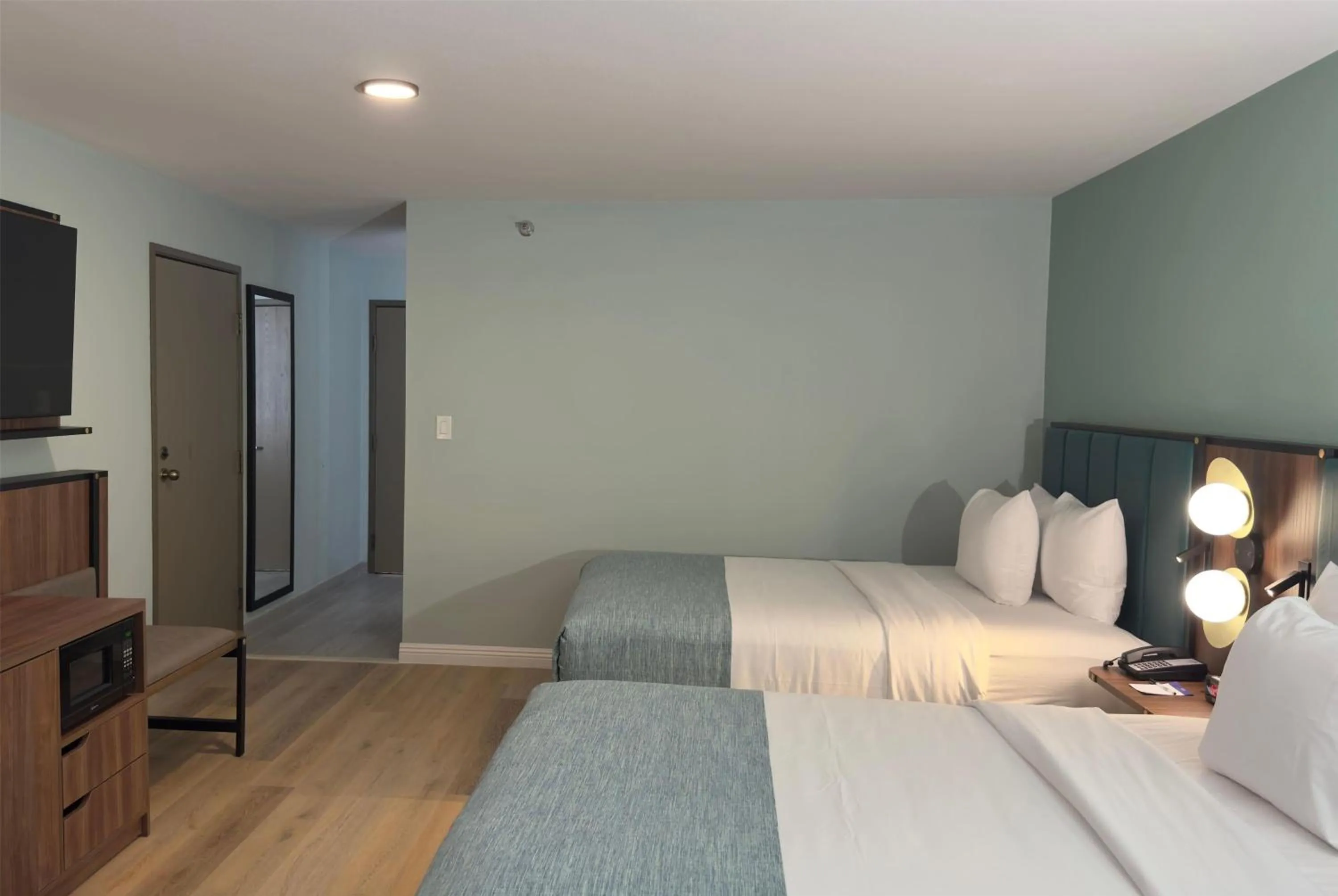 Photo of the whole room, Bed in Wingate by Wyndham Farmington NM