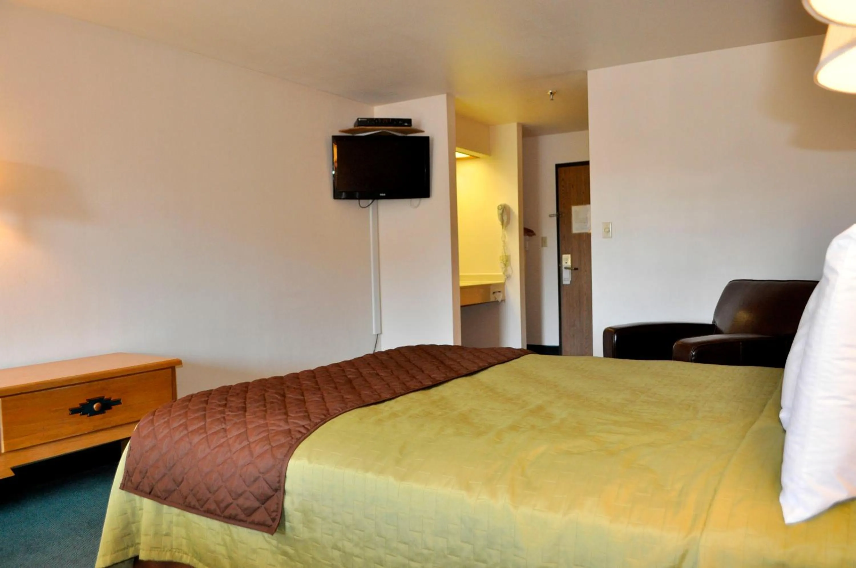 Bed in Wingate by Wyndham Farmington NM