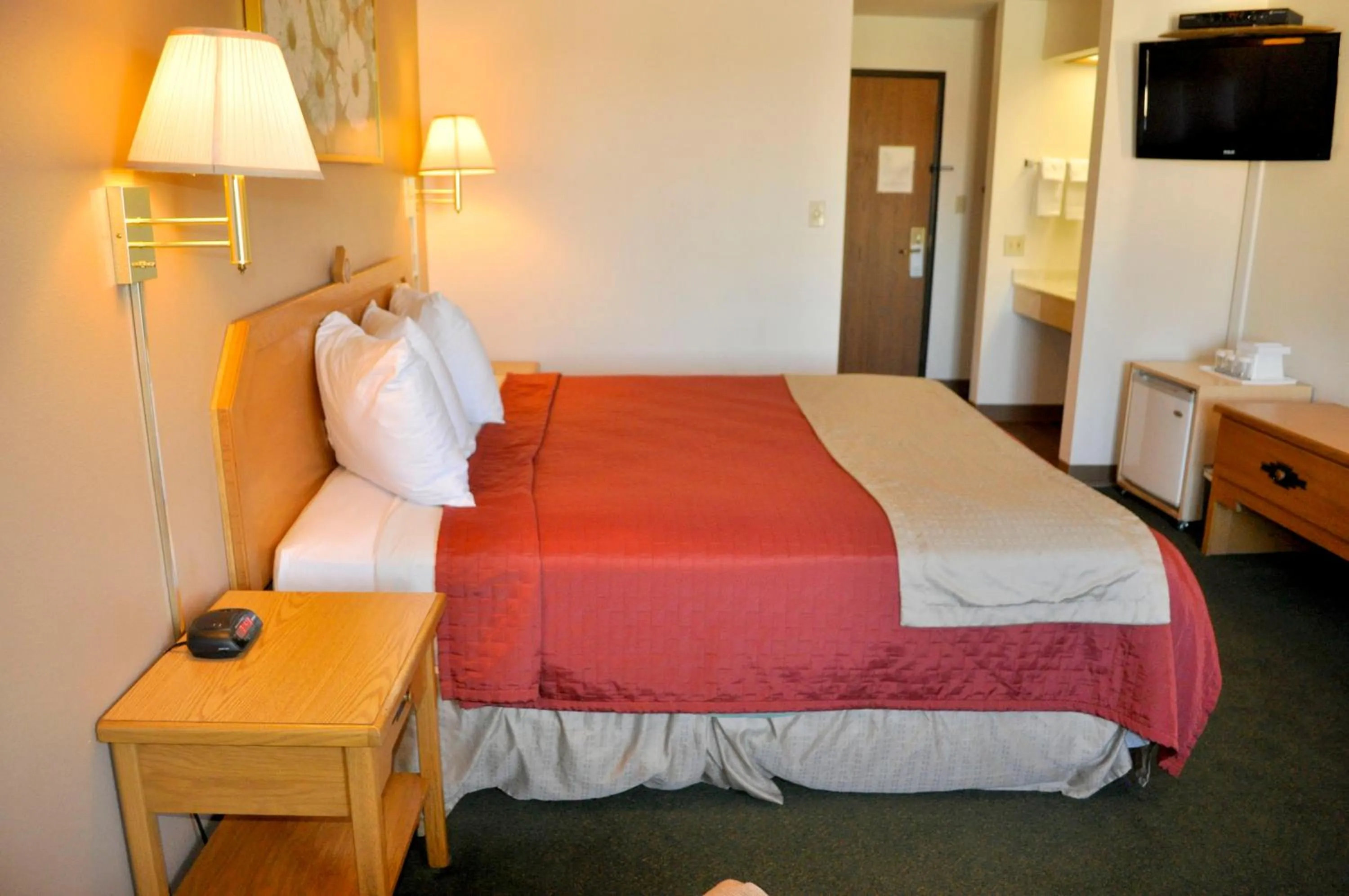 Bed in Wingate by Wyndham Farmington NM