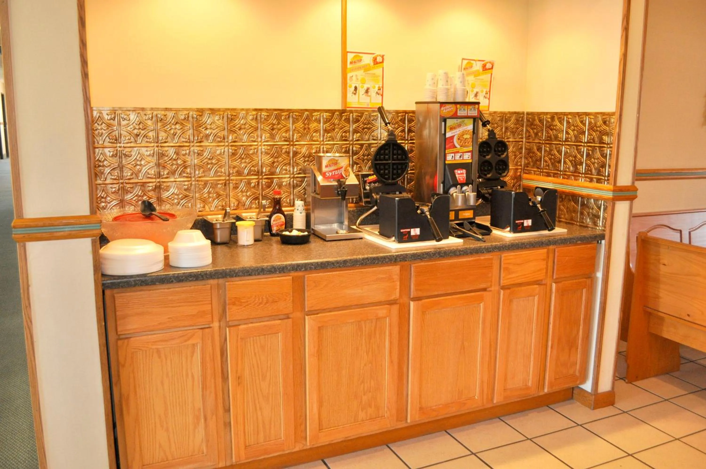 Continental breakfast in Wingate by Wyndham Farmington NM