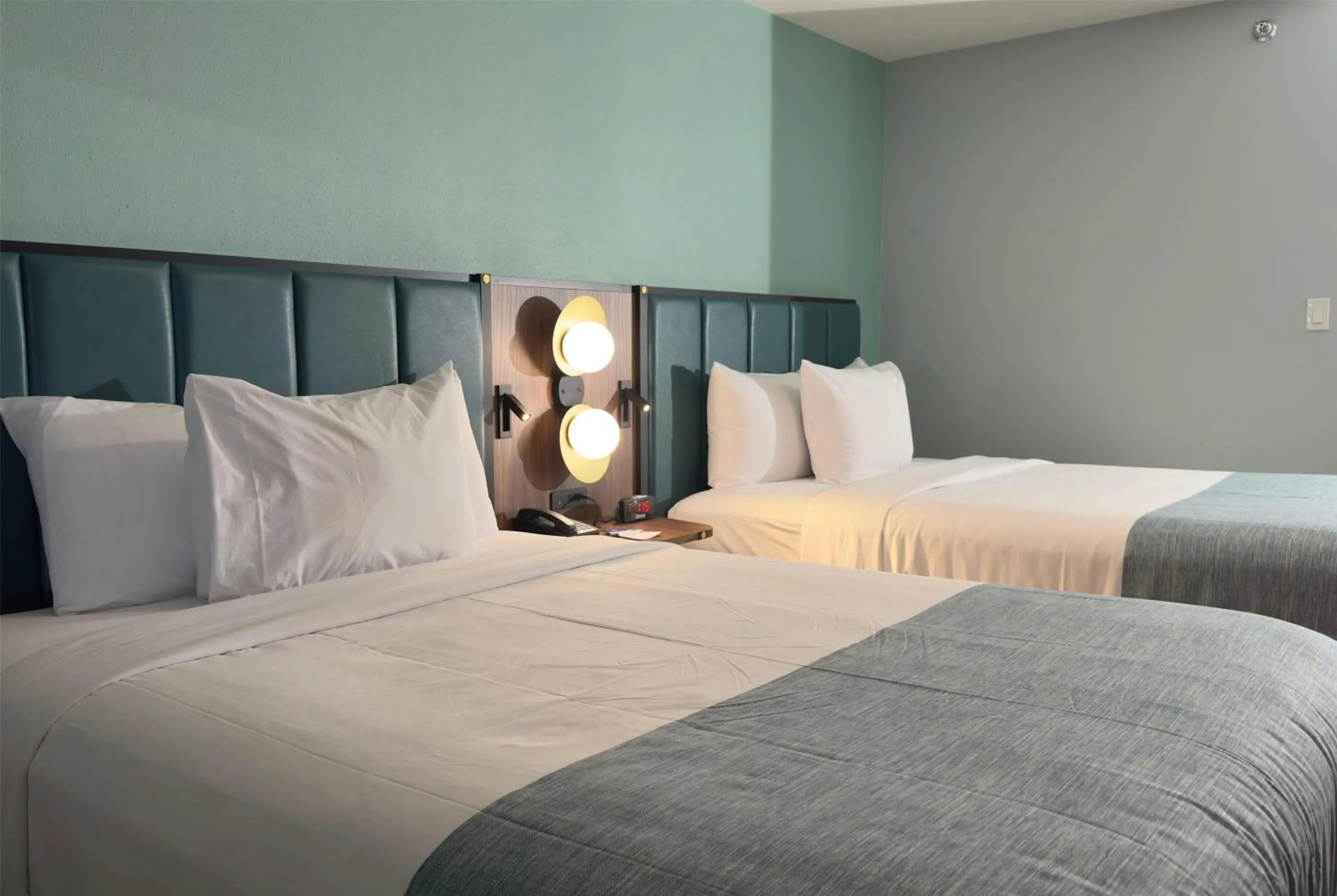 Photo of the whole room, Bed in Wingate by Wyndham Farmington NM