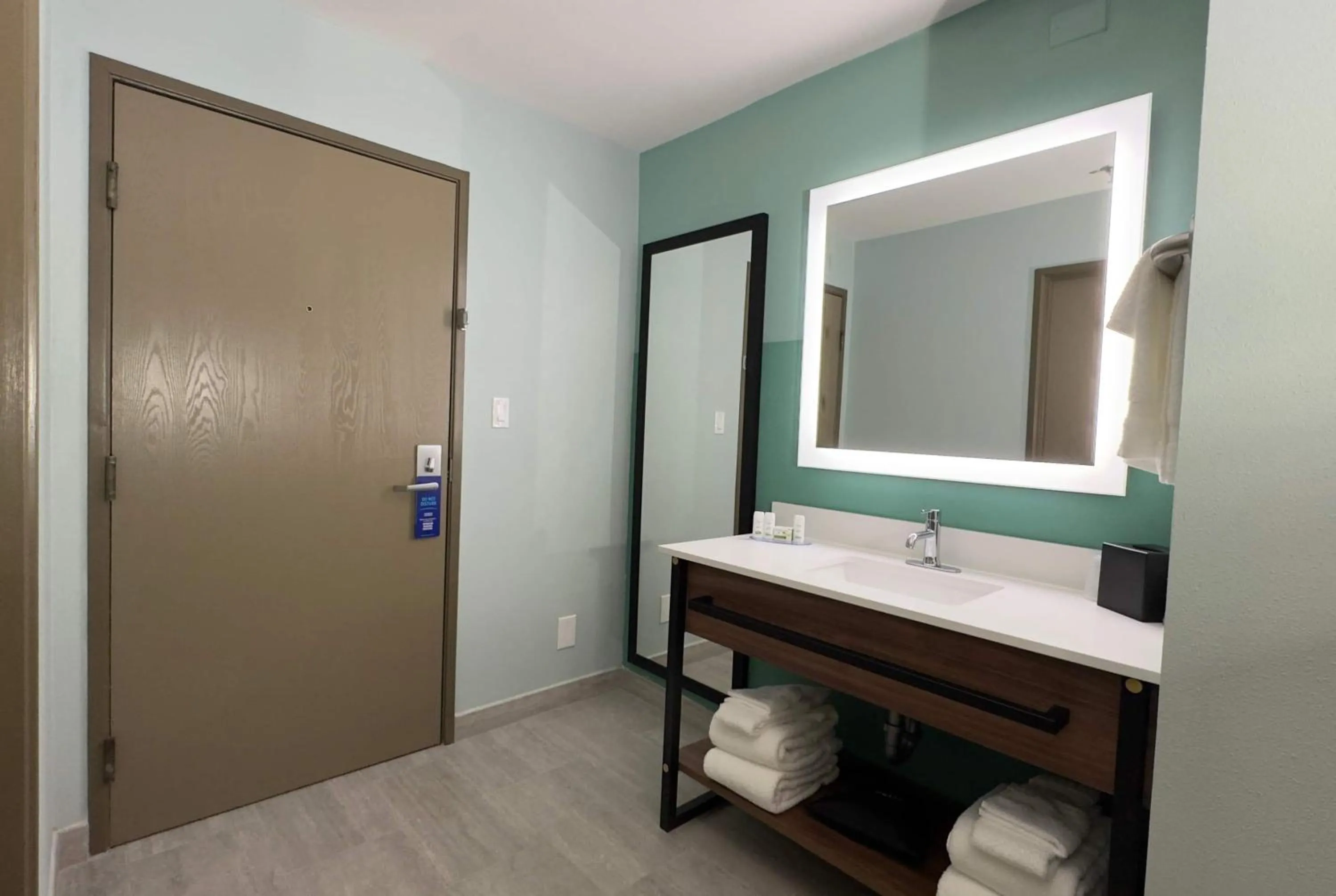 Bathroom in Wingate by Wyndham Farmington NM