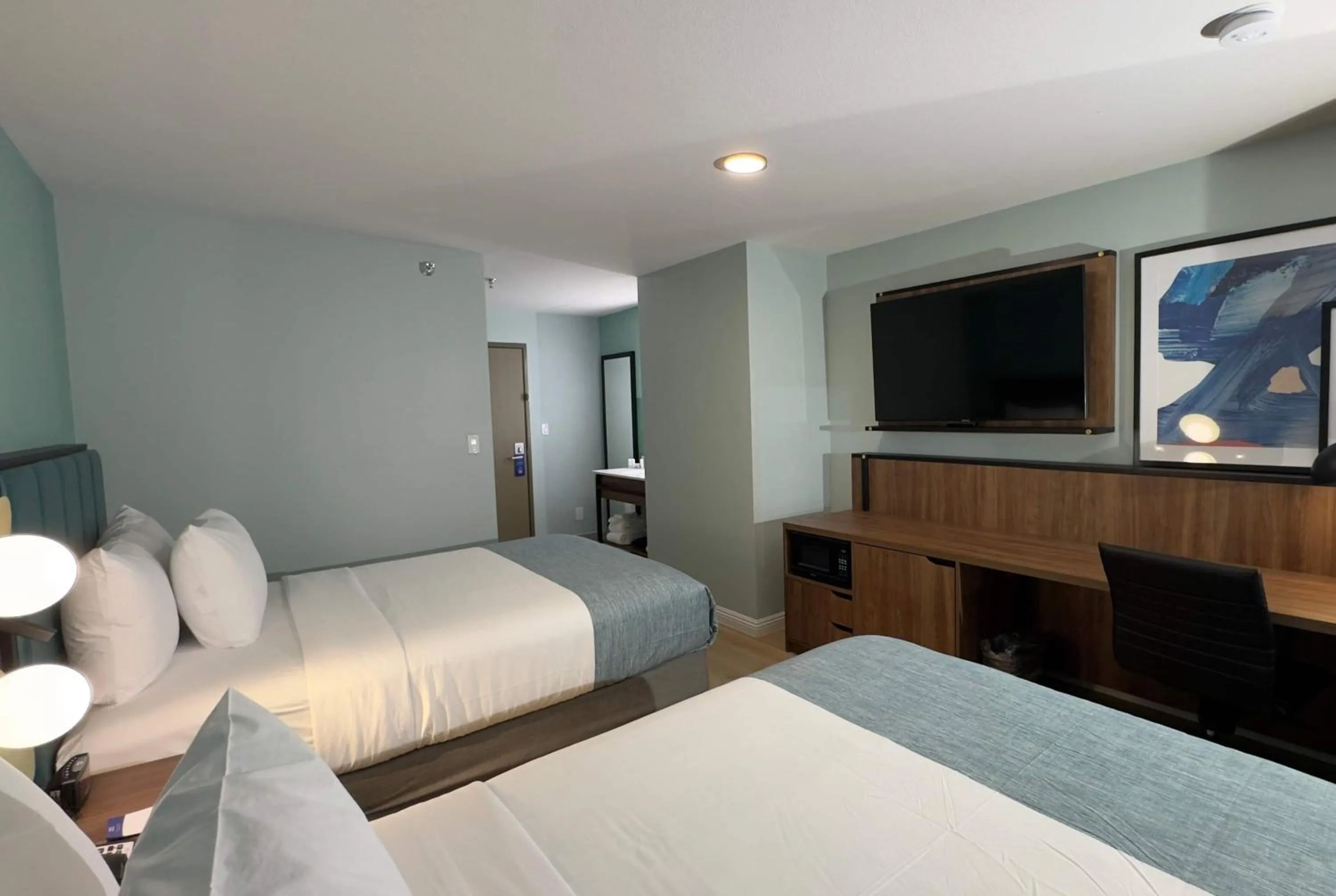 Photo of the whole room, Bed in Wingate by Wyndham Farmington NM