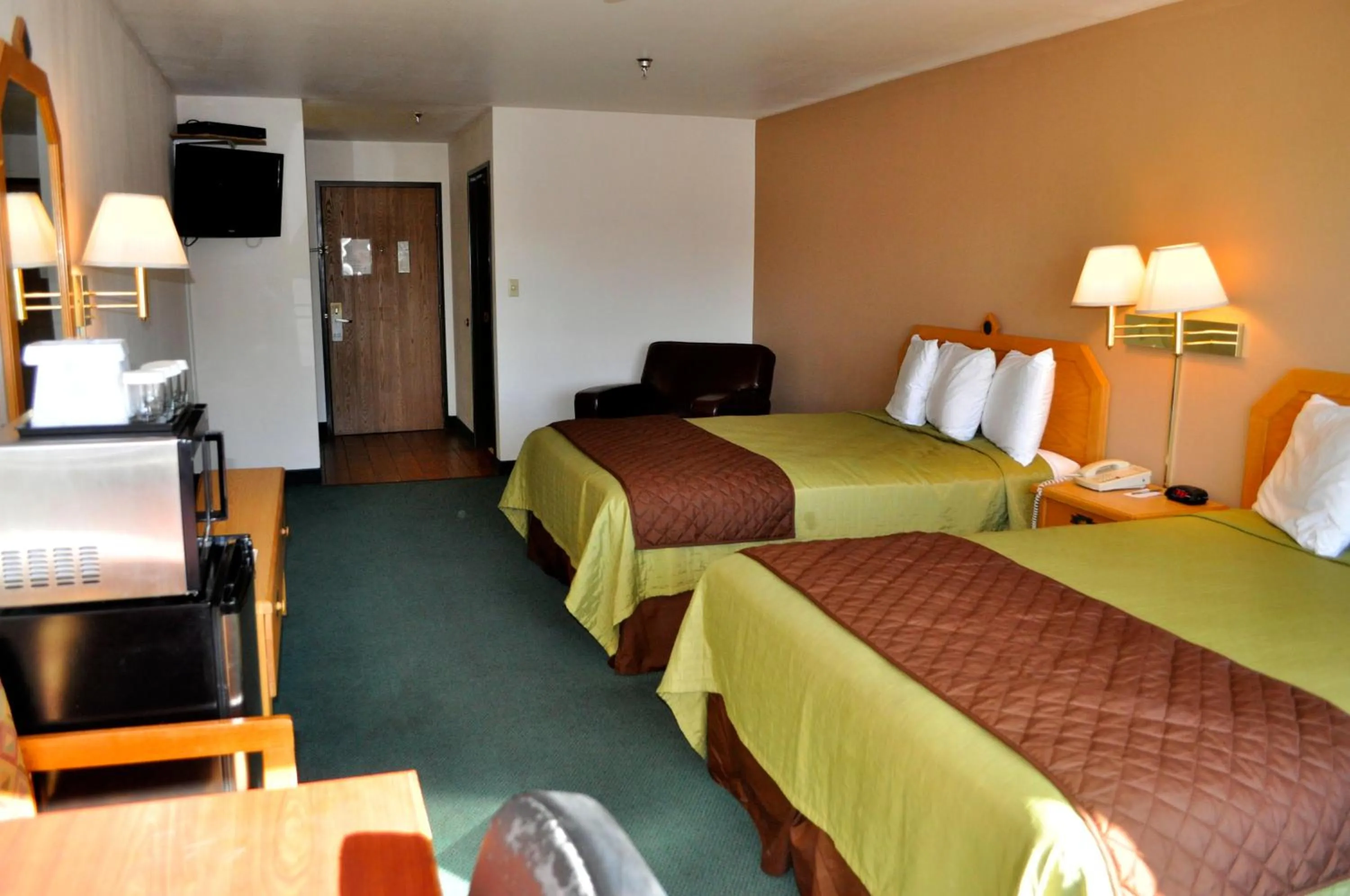 Bed in Wingate by Wyndham Farmington NM