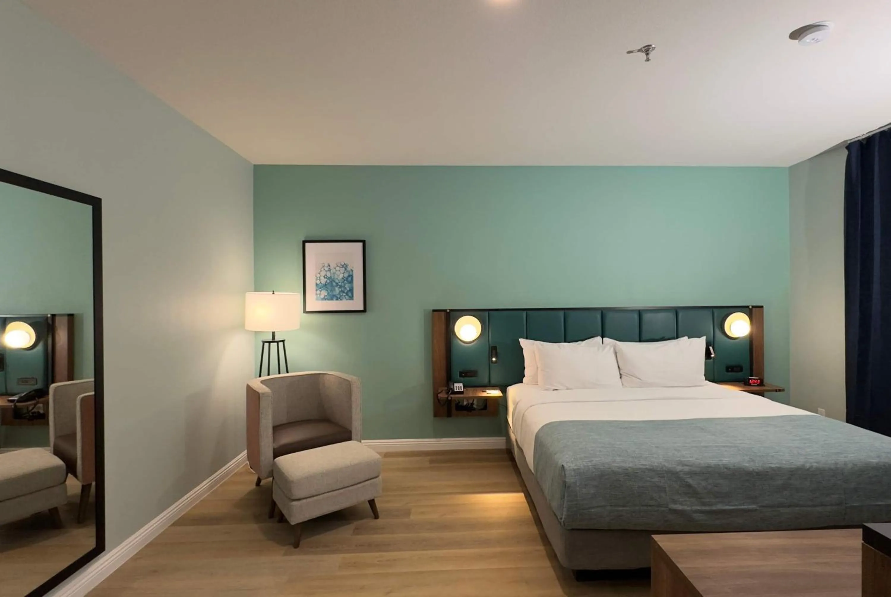 Photo of the whole room, Bed in Wingate by Wyndham Farmington NM