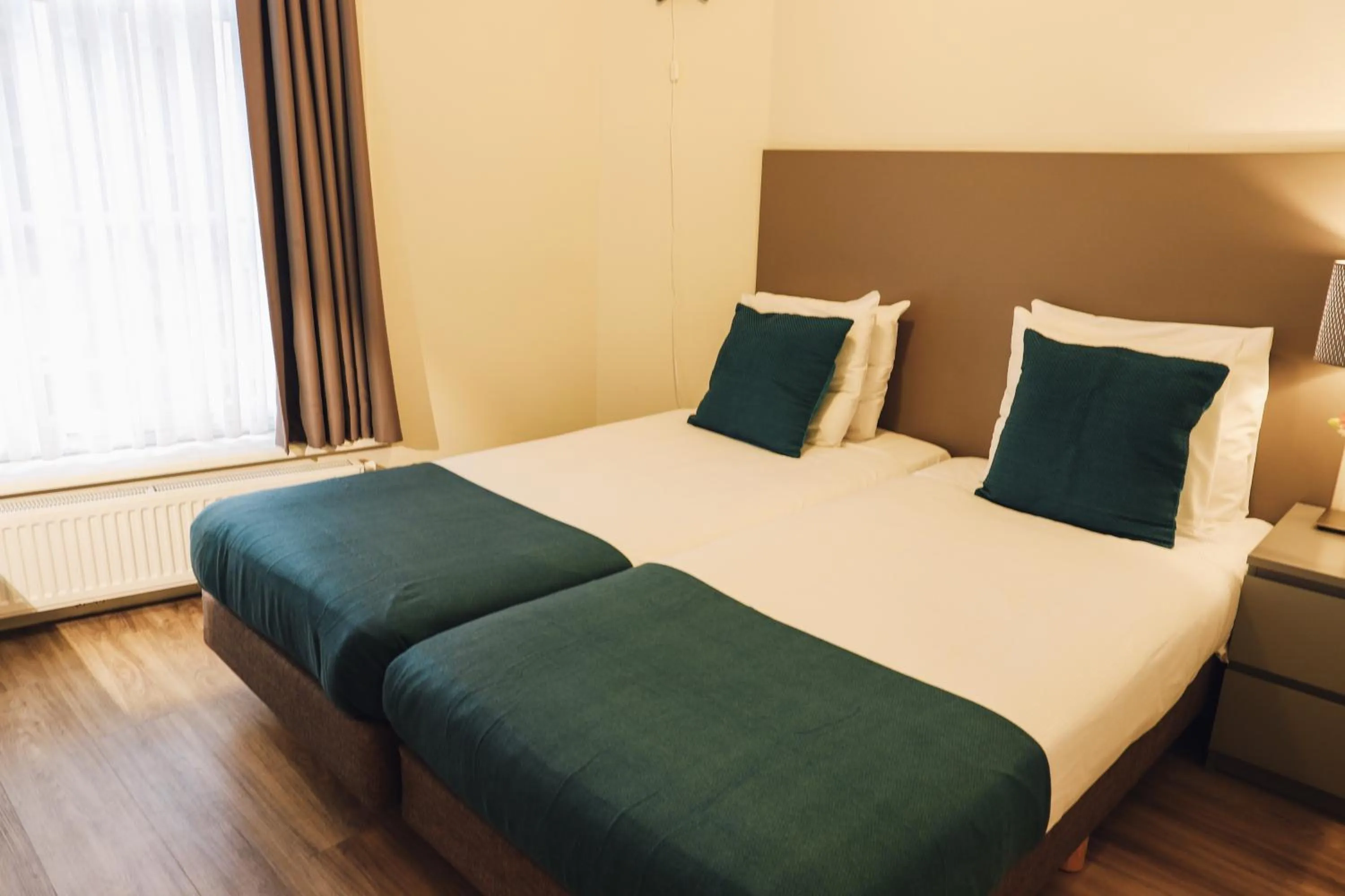 Bedroom, Bed in Hotel Corner House