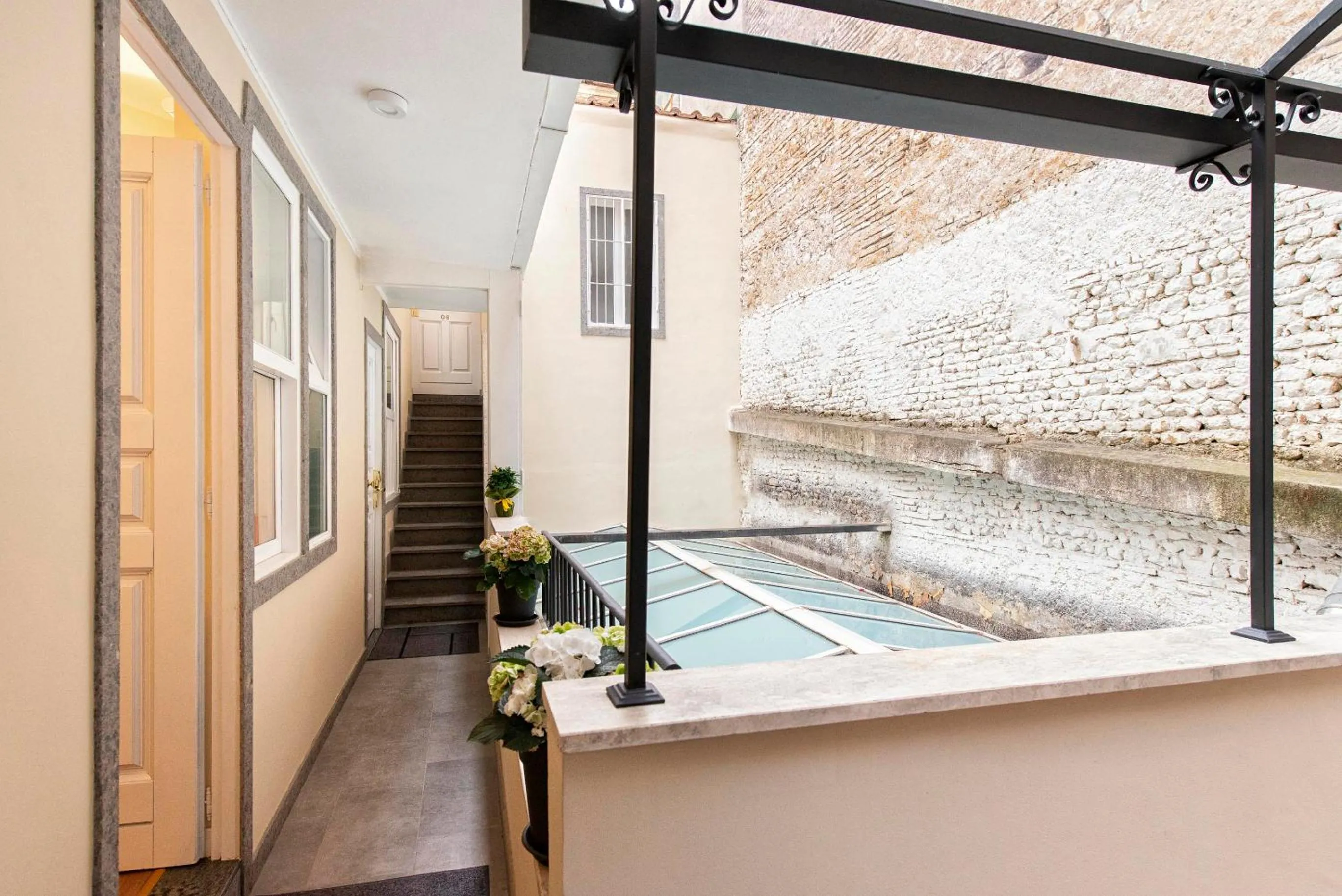 Inner courtyard view in Canova Rooms in Spanish Steps
