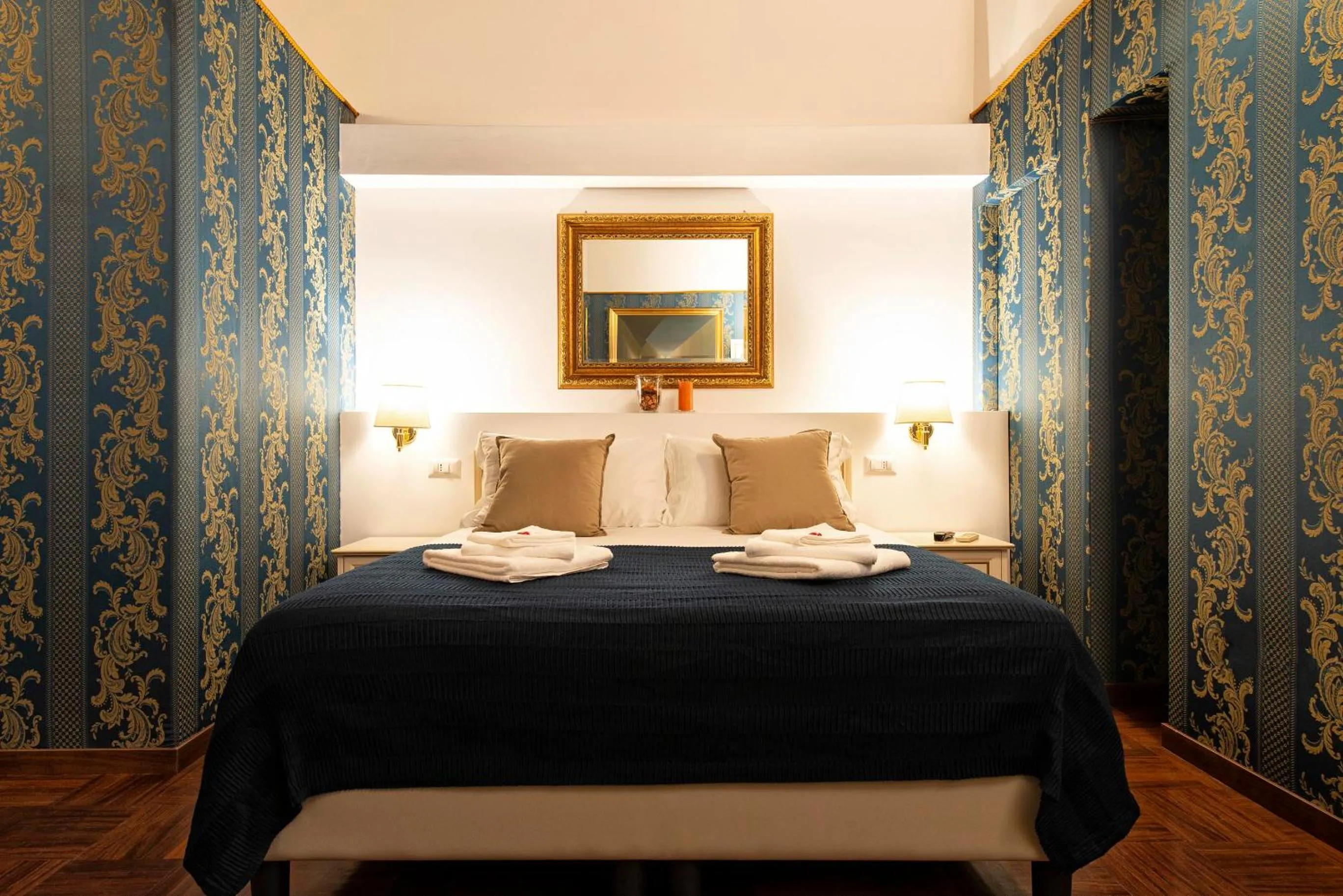 Bedroom, Bed in Canova Rooms in Spanish Steps