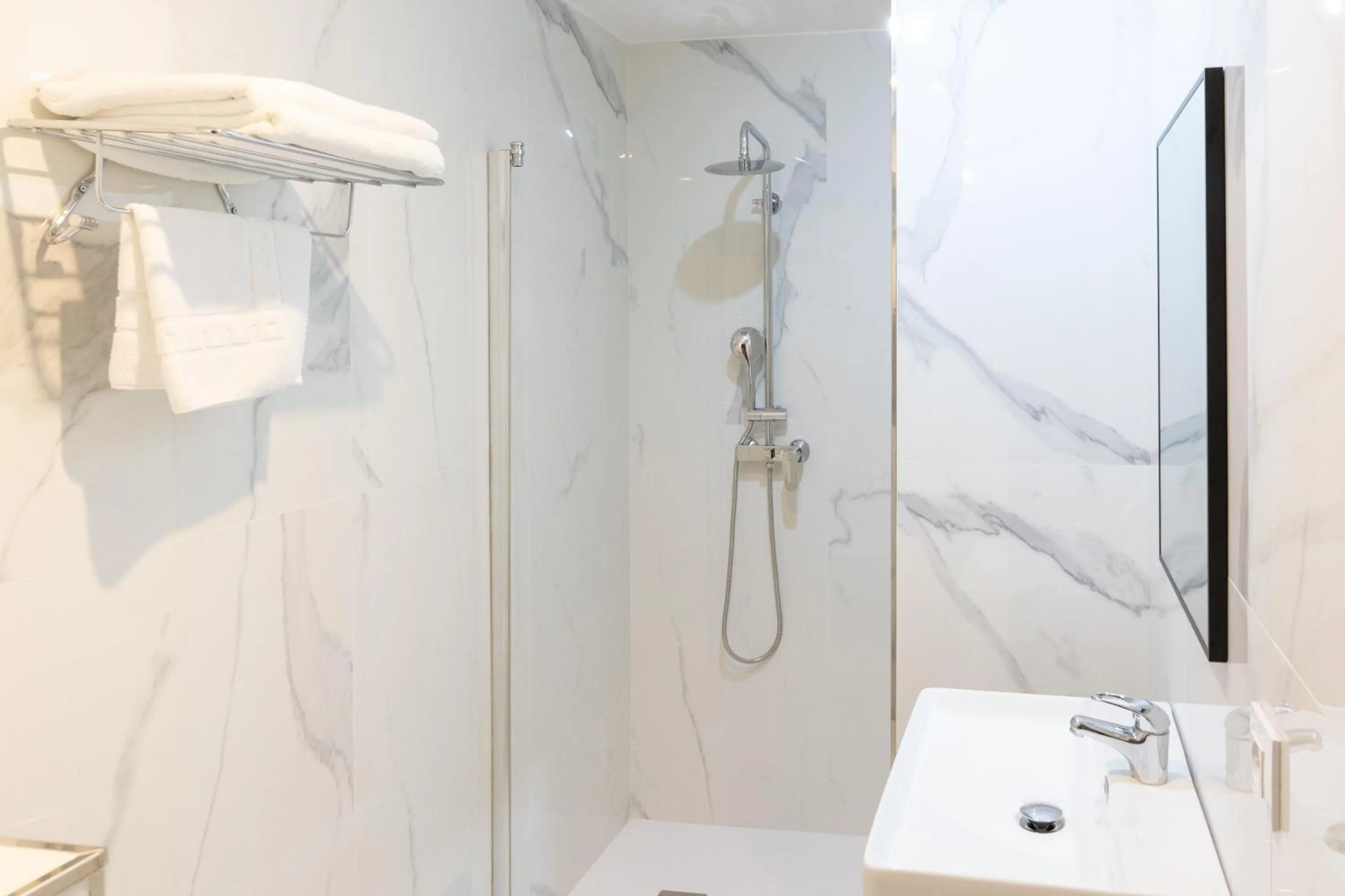 Double or Twin Room in Hostal Plaza