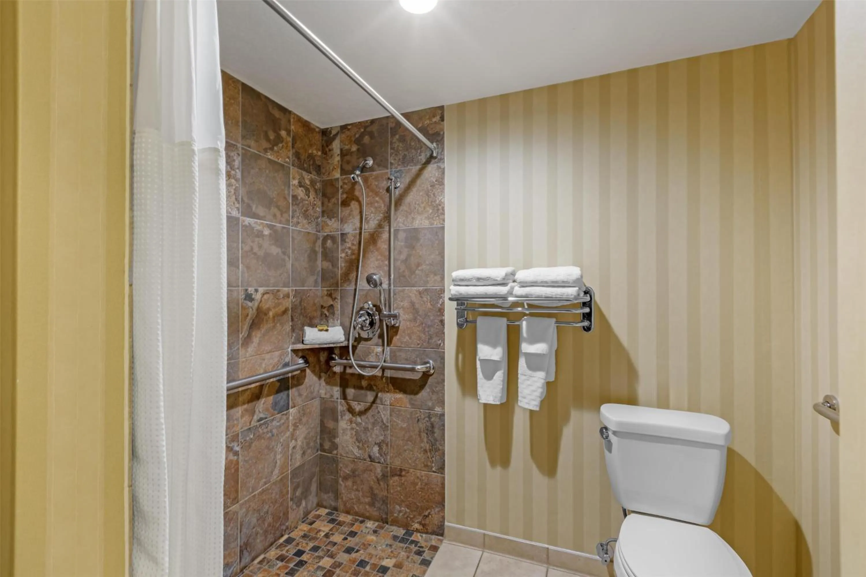 Bathroom in Best Western Plus Canyonlands Inn