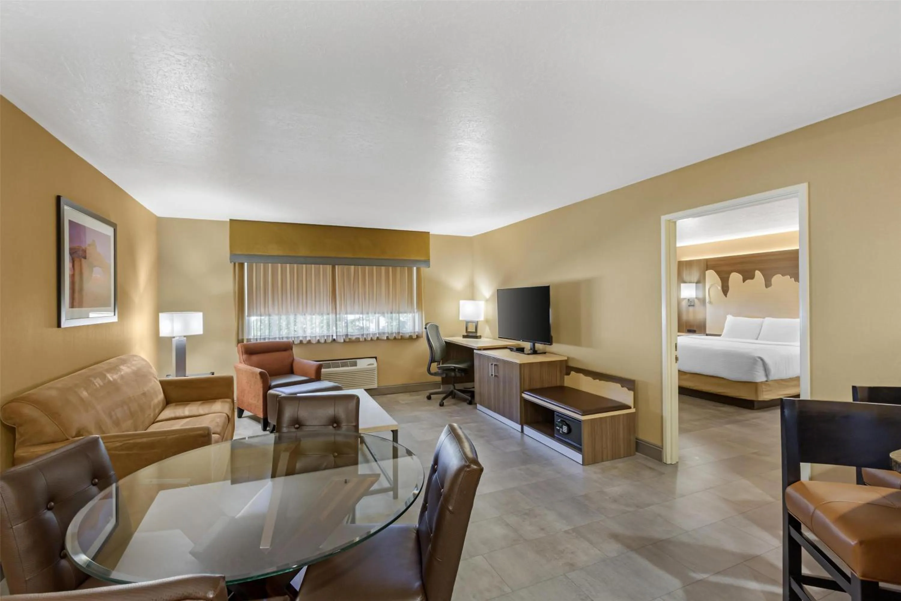 Photo of the whole room, Bed in Best Western Plus Canyonlands Inn