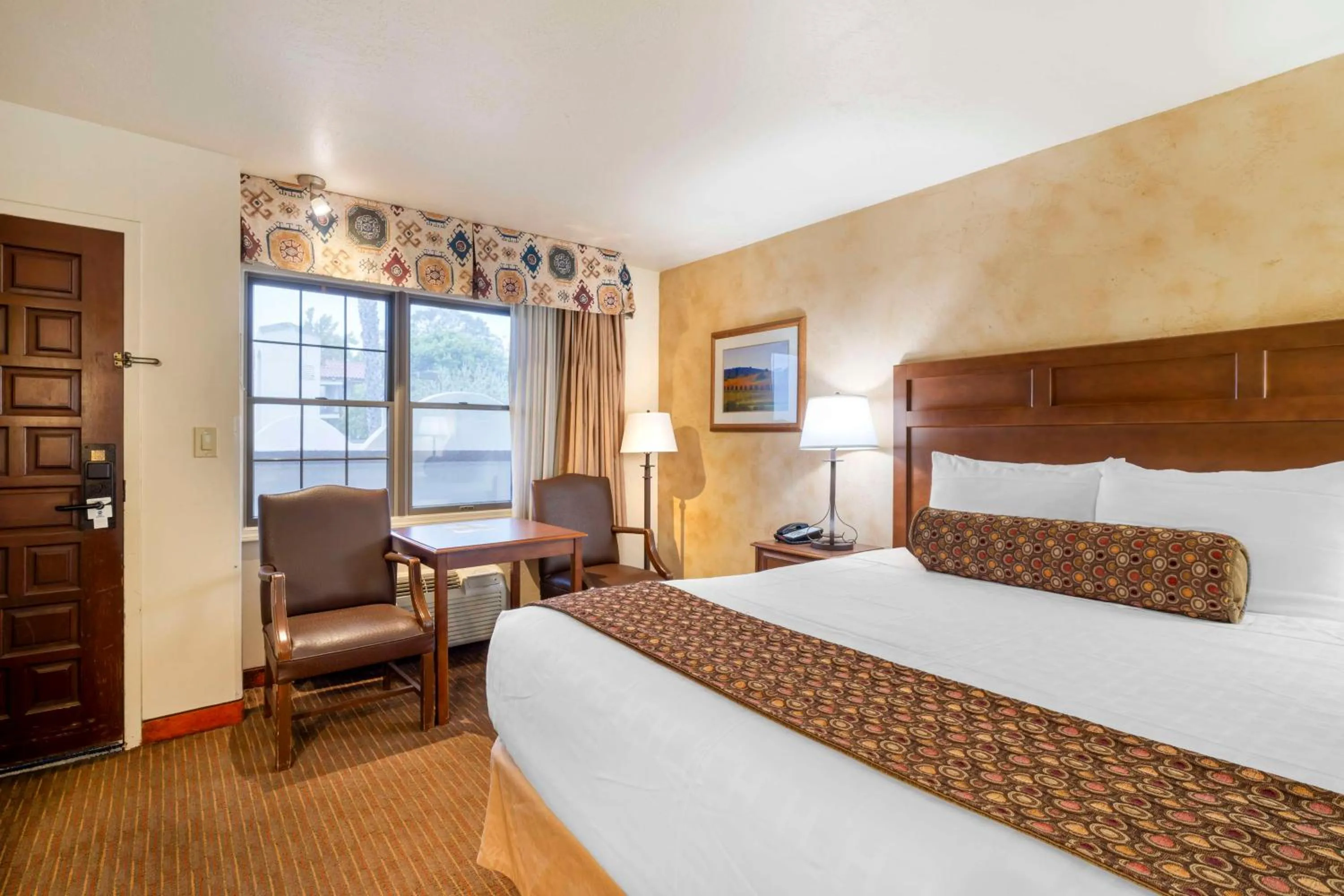 Bedroom, Bed in Best Western Casa Grande Inn