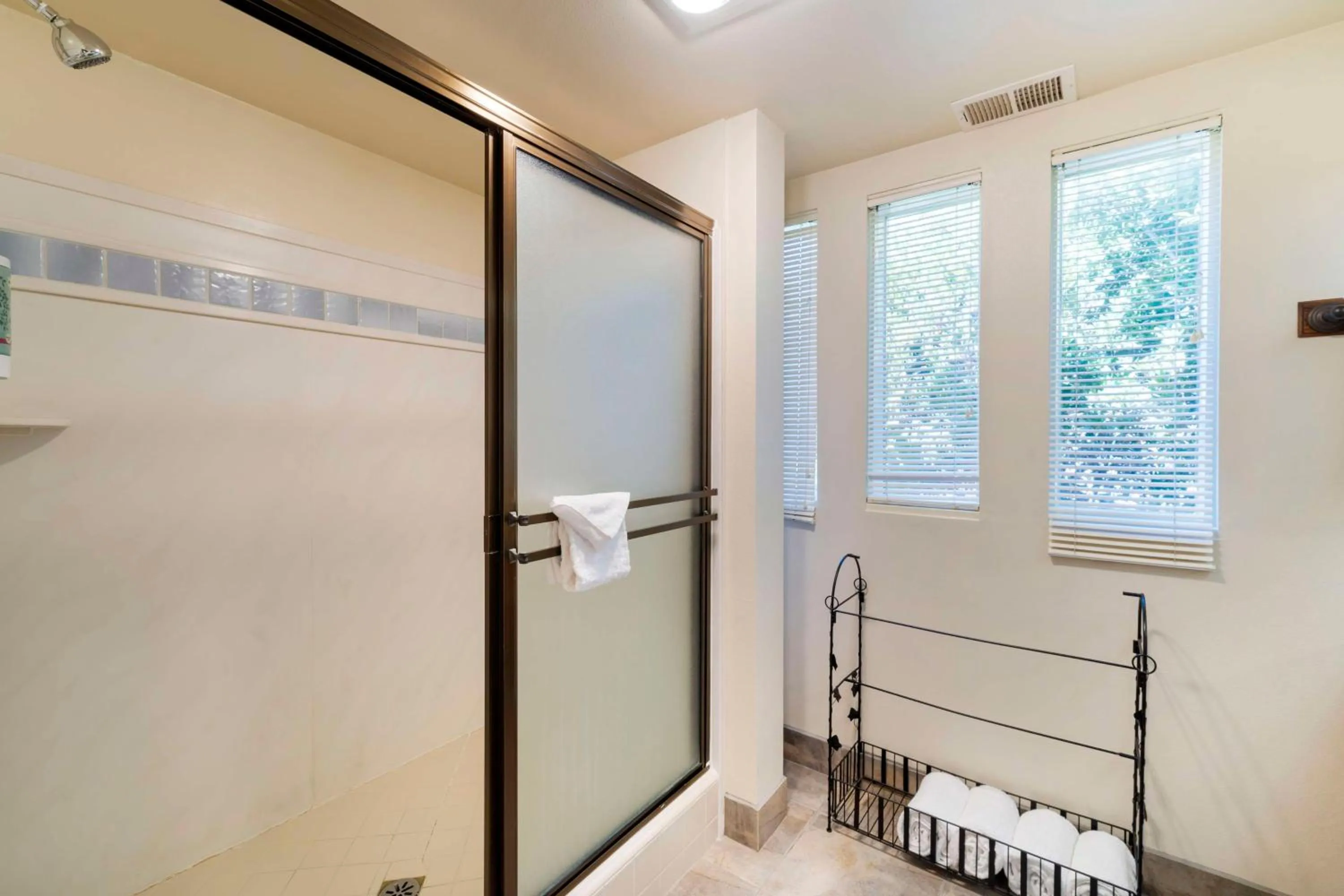 Bathroom in Best Western Casa Grande Inn