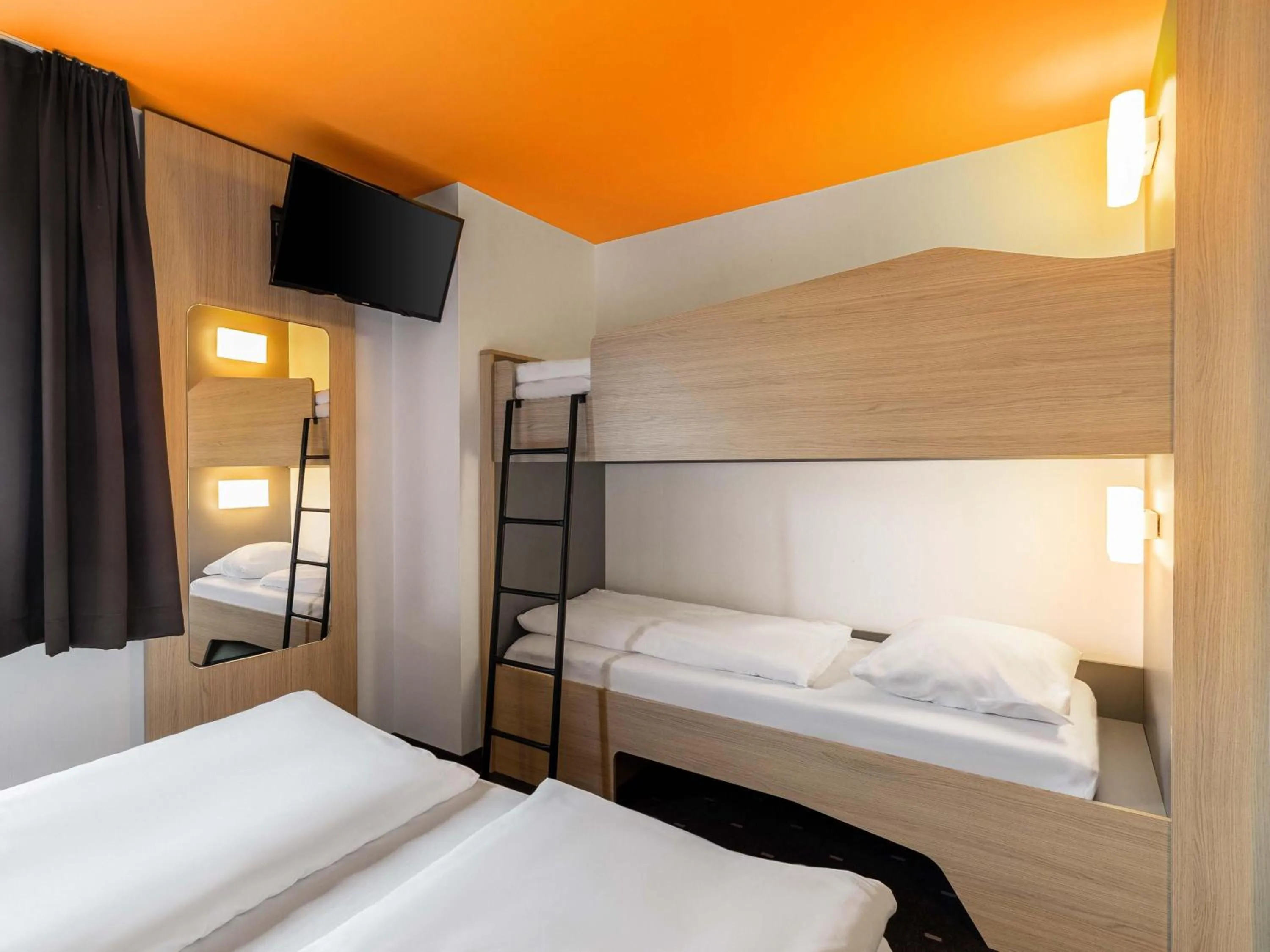 Photo of the whole room, Bed in B&B Hotel Essen-City