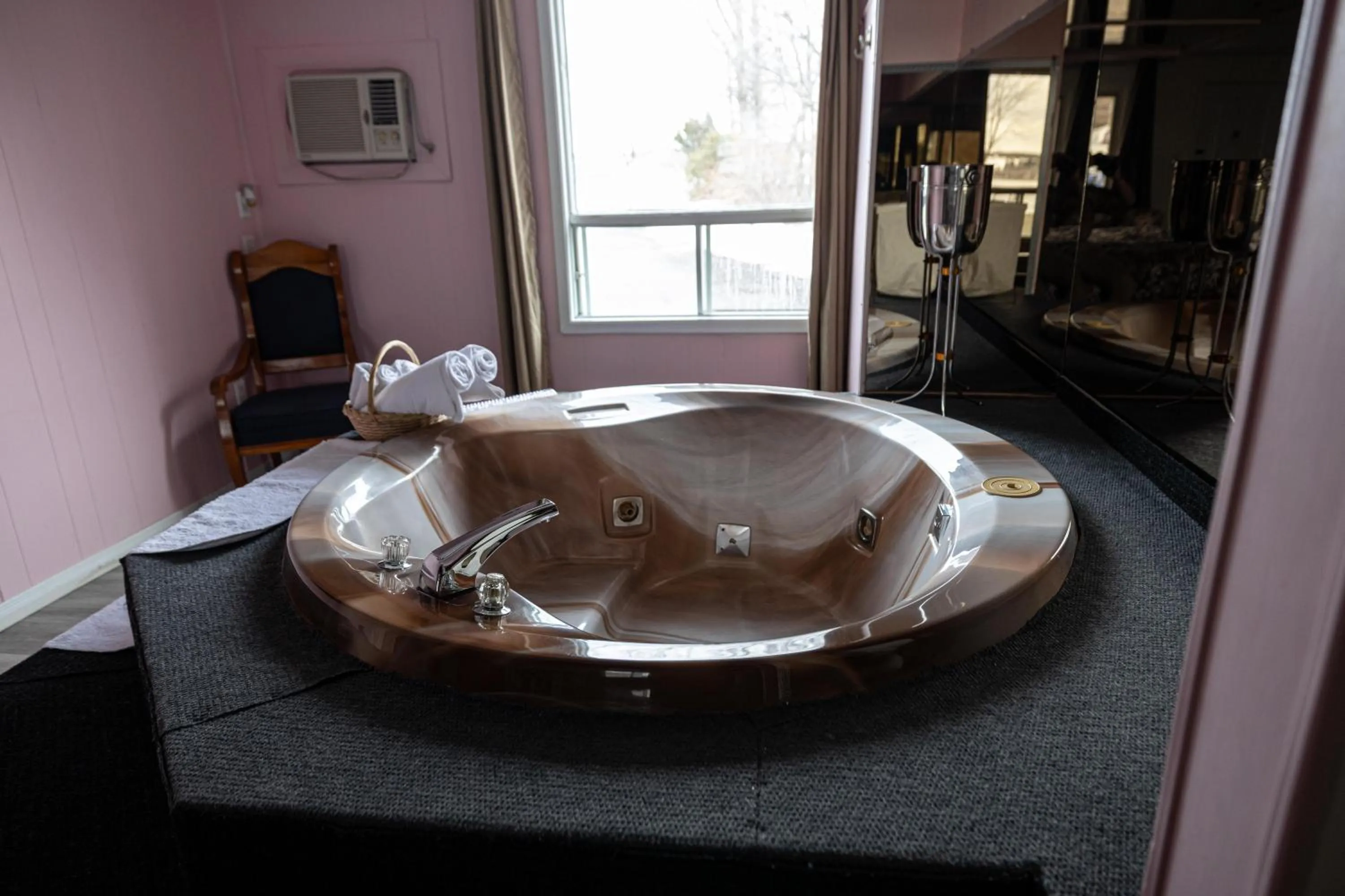 Hot Tub in Motel Deblois