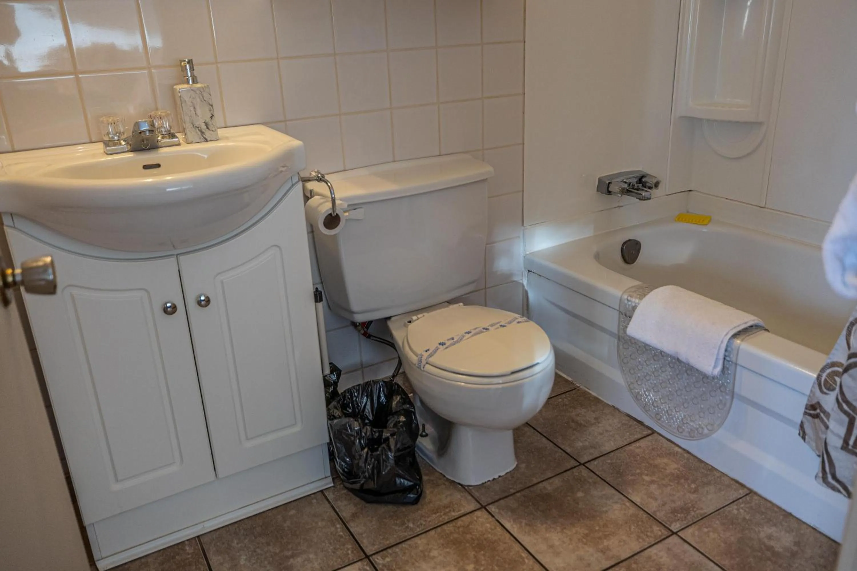 Bathroom in Motel Deblois