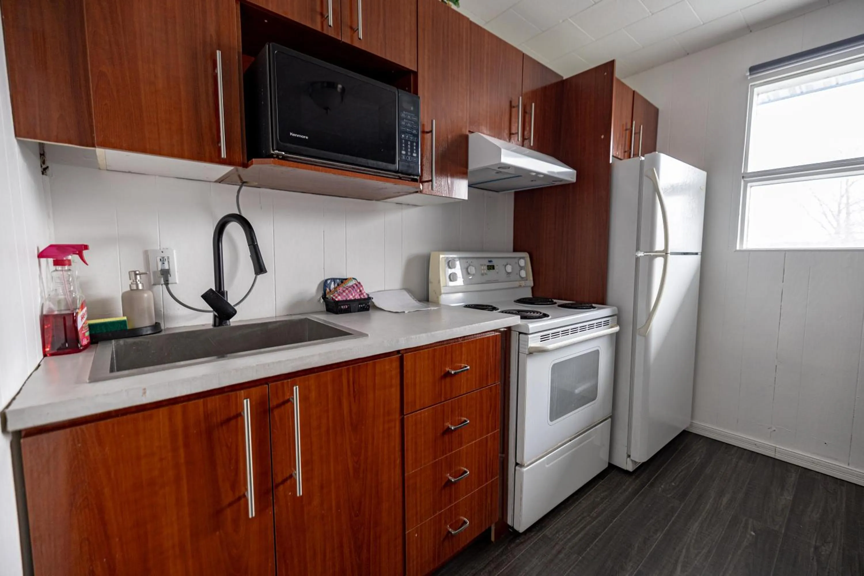 Kitchen or kitchenette in Motel Deblois