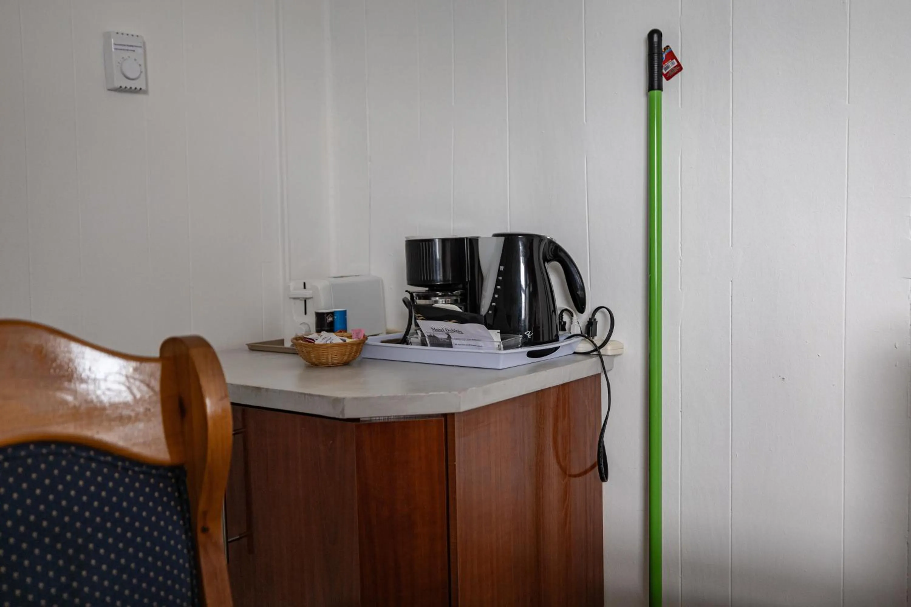 Coffee/tea facilities in Motel Deblois