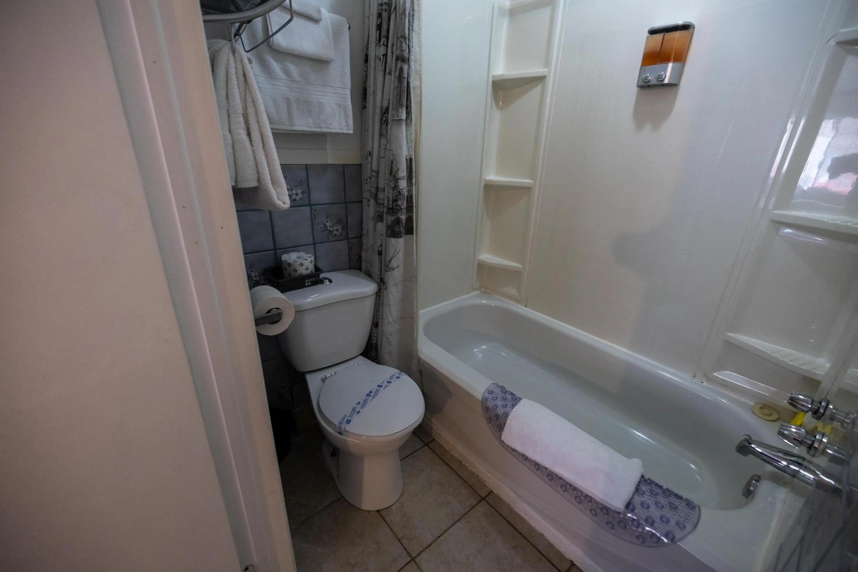 Bathroom in Motel Deblois