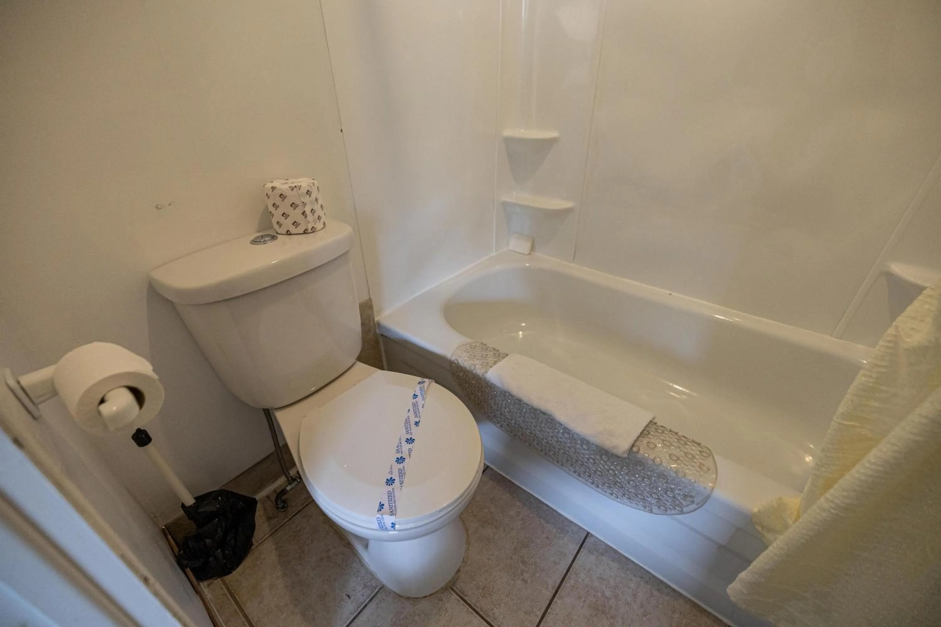 Bathroom in Motel Deblois