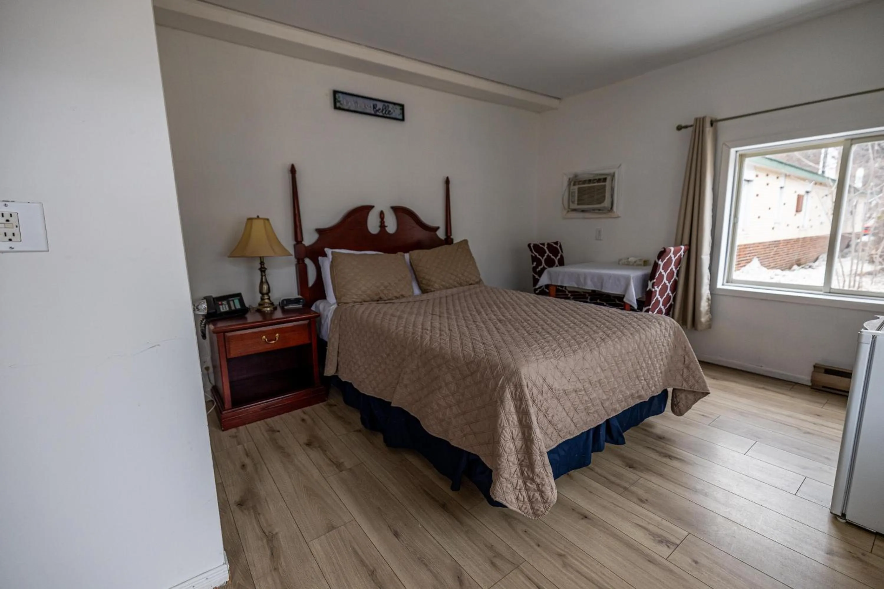 Bedroom, Bed in Motel Deblois