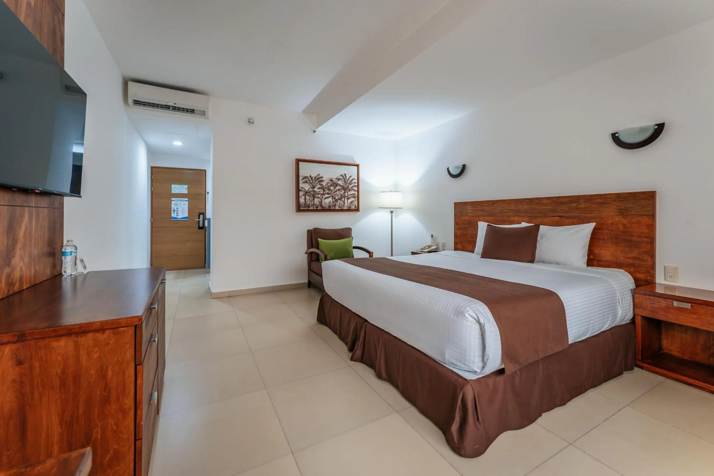 Photo of the whole room, Bed in Hotel La Venta Inn Villahermosa