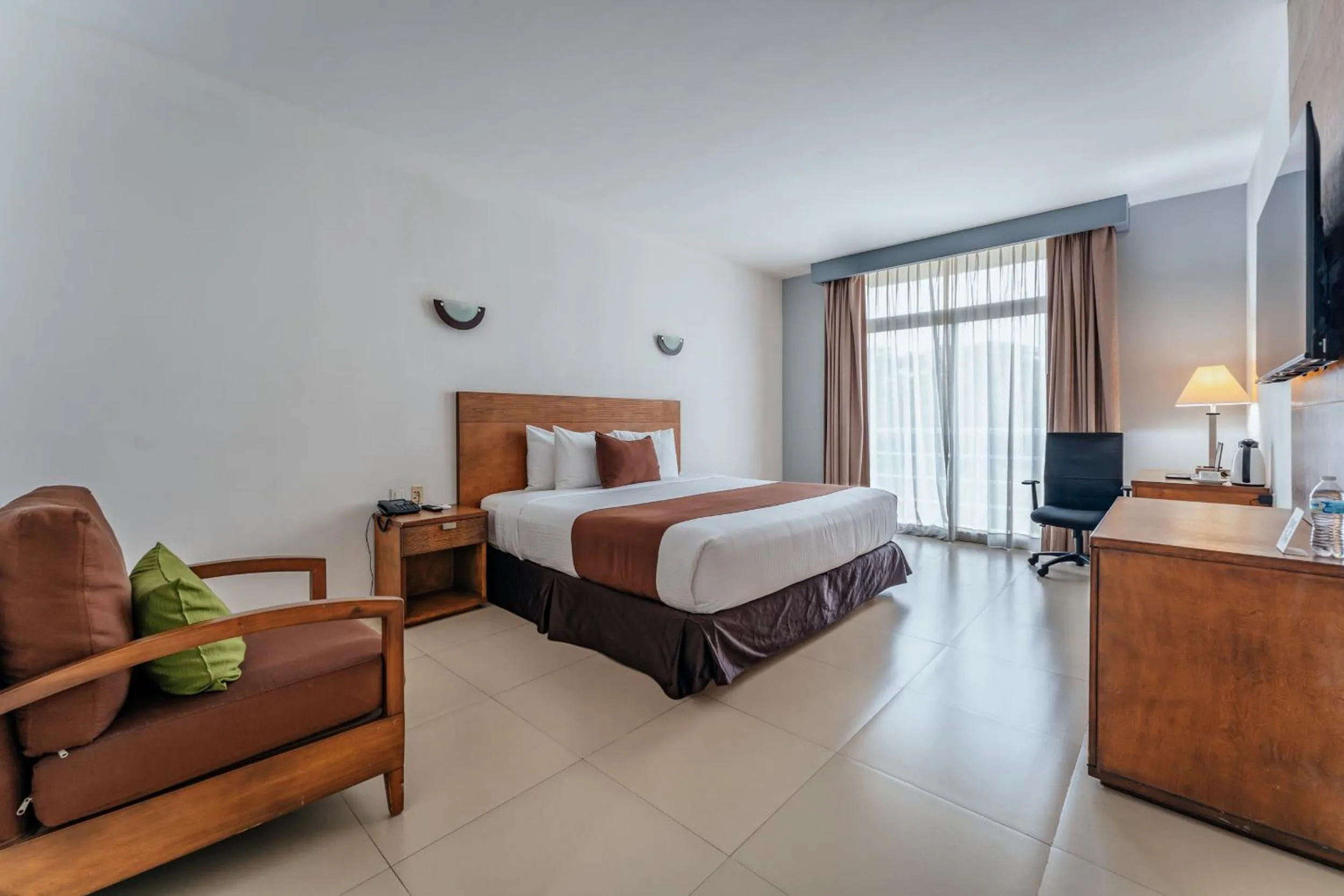 Photo of the whole room, Bed in Hotel La Venta Inn Villahermosa