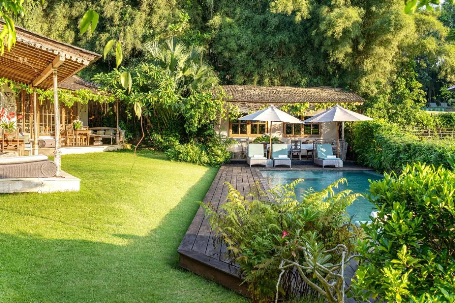 Pool view in Villa Artis