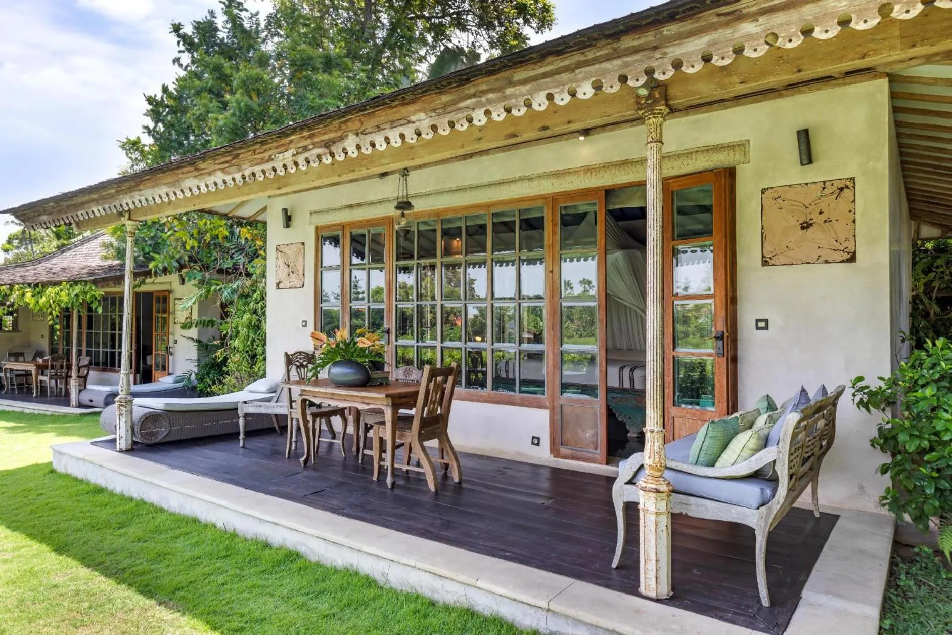 Property building in Villa Artis