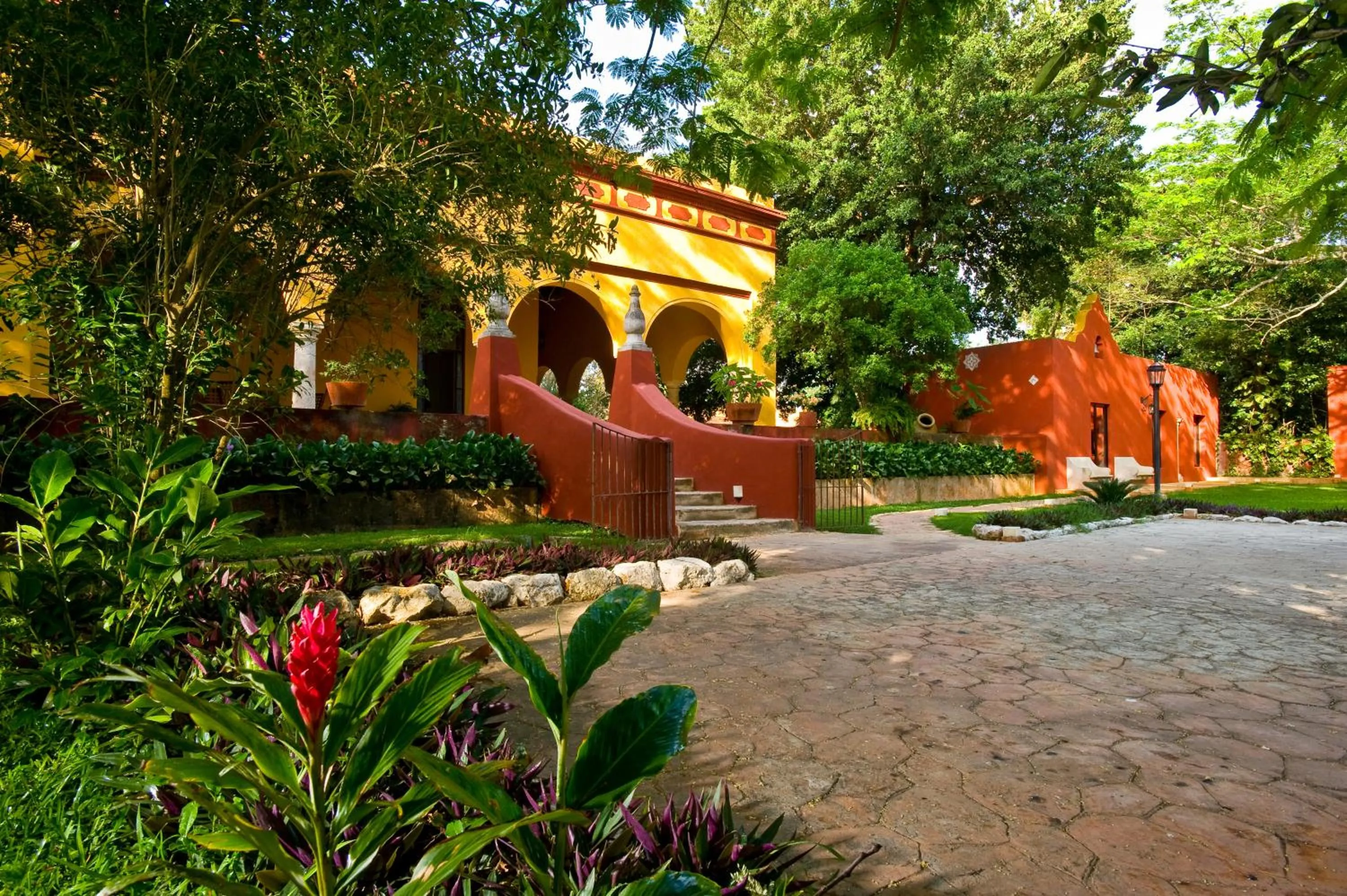Facade/entrance in Hacienda Misne