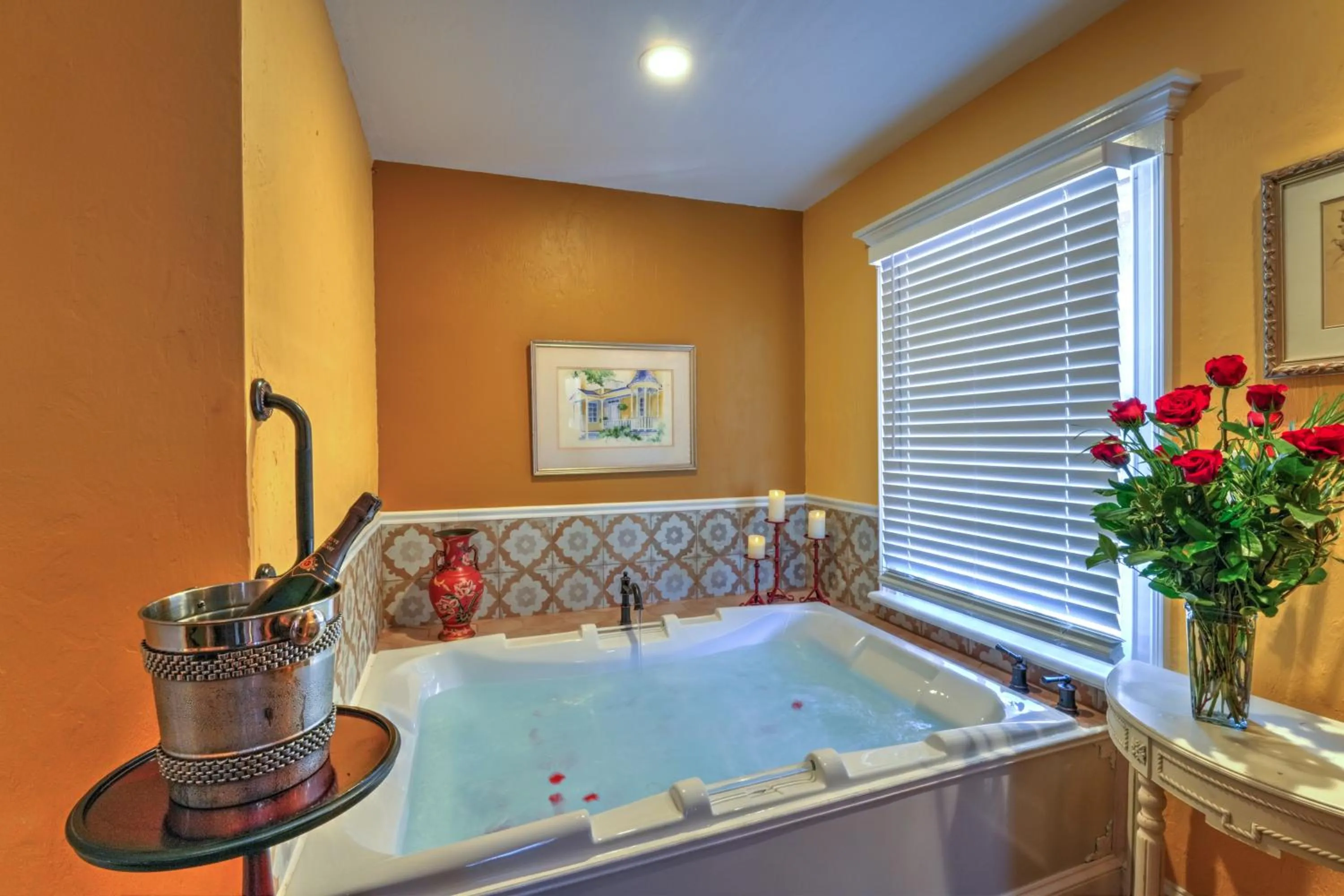 Hot Tub in Casa De Solana Bed and Breakfast