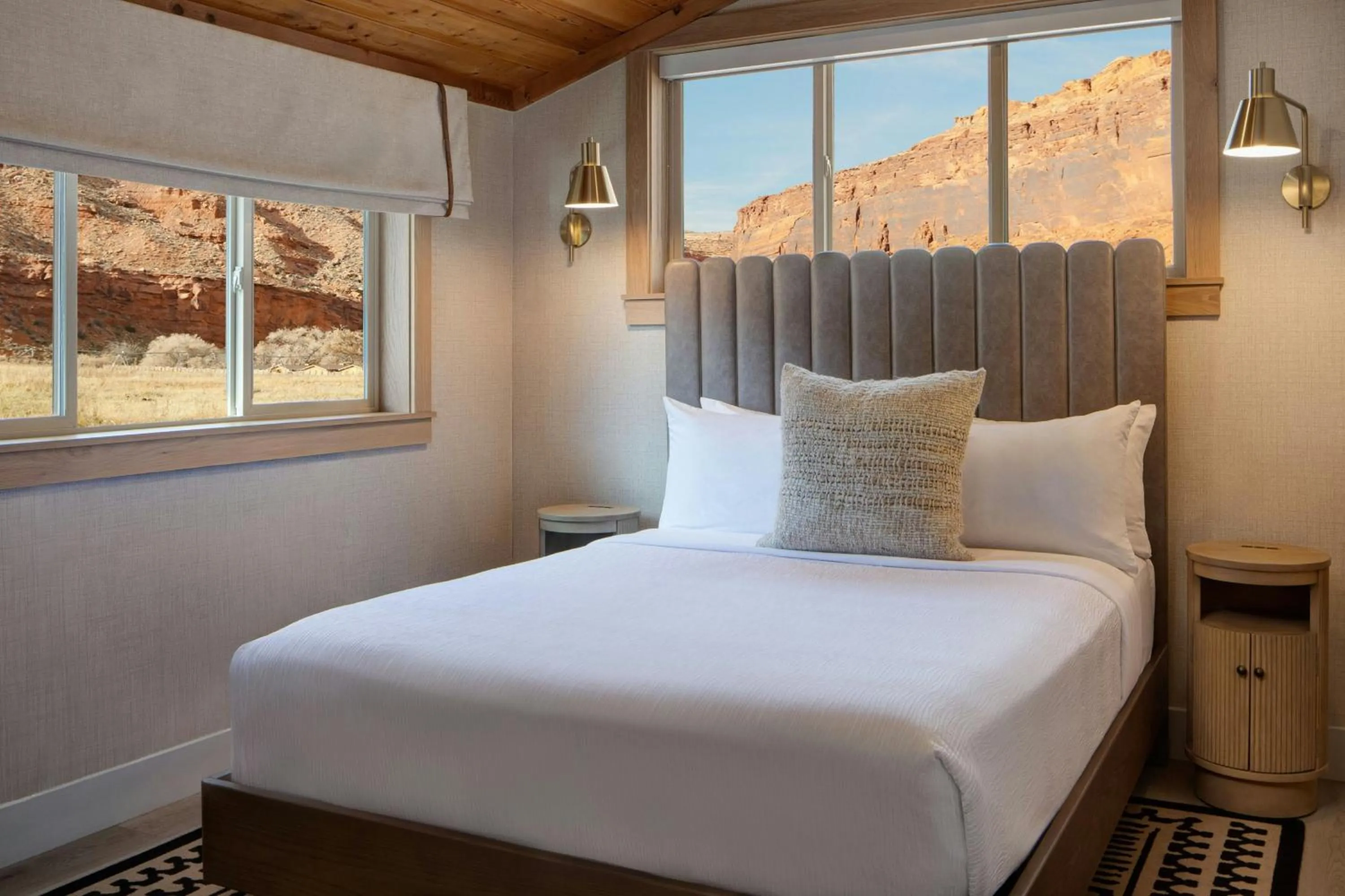 Bedroom, Bed in Red Cliffs Lodge Moab