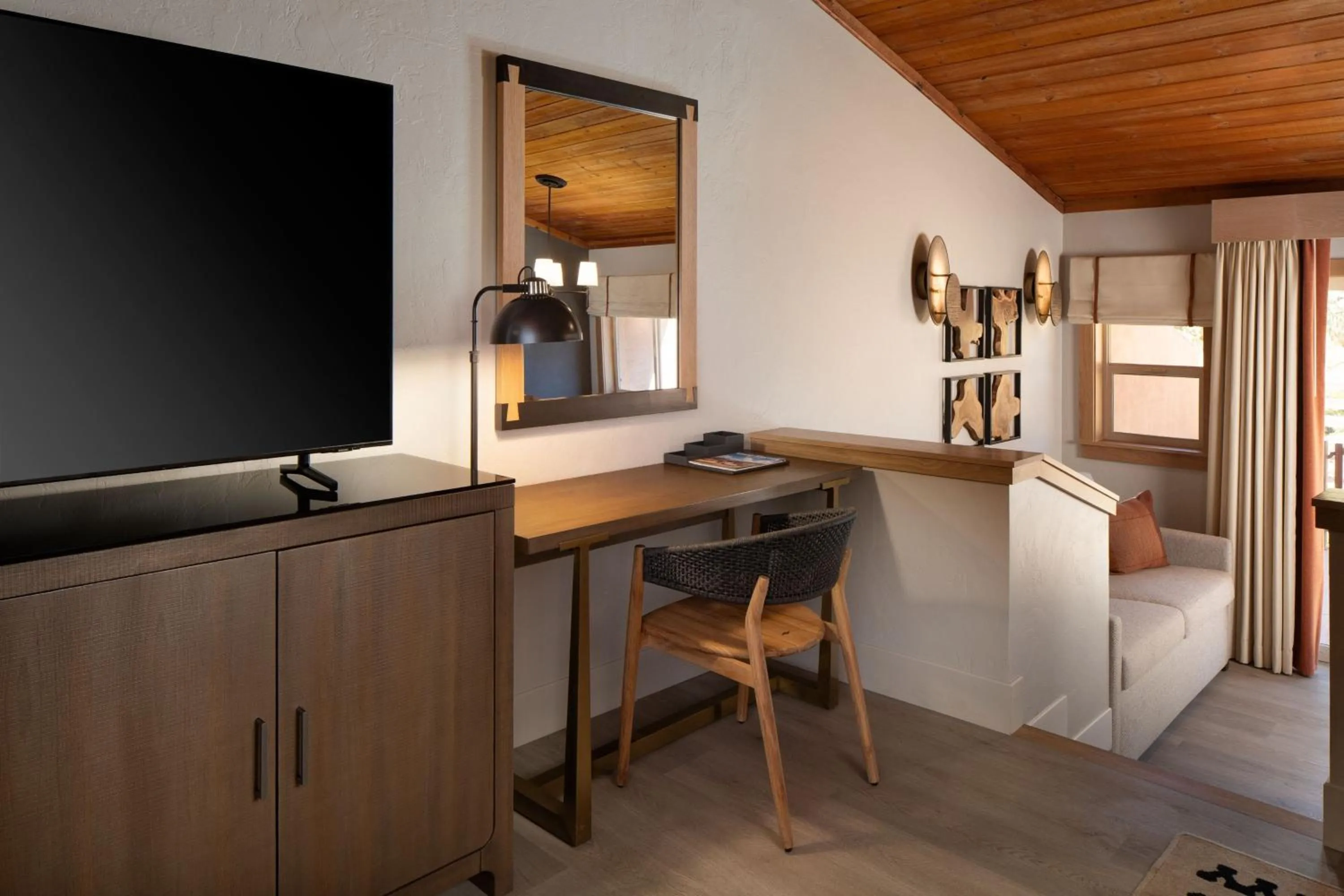 Photo of the whole room in Red Cliffs Lodge Moab