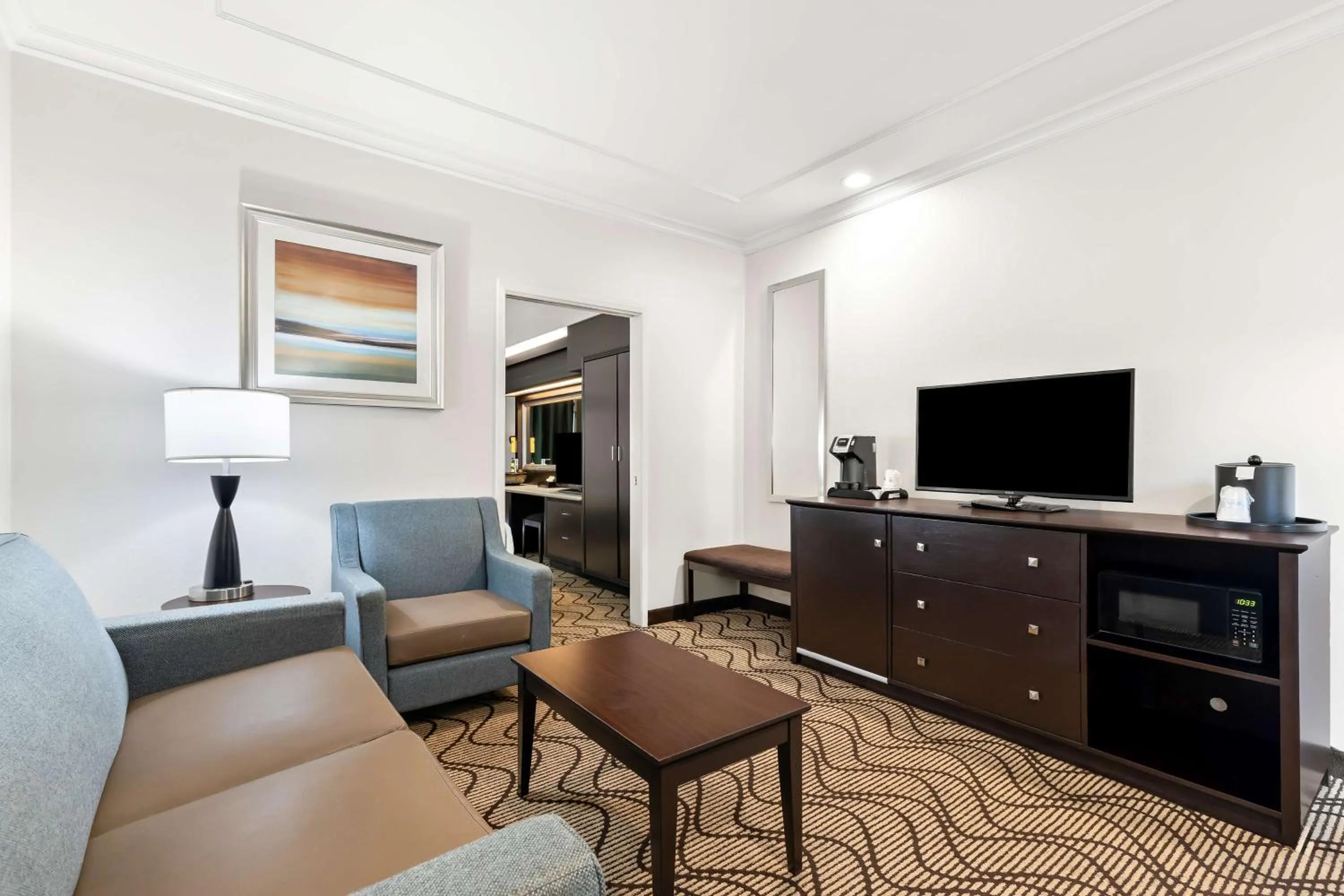 Bedroom in Best Western Plus Irvine Spectrum Hotel