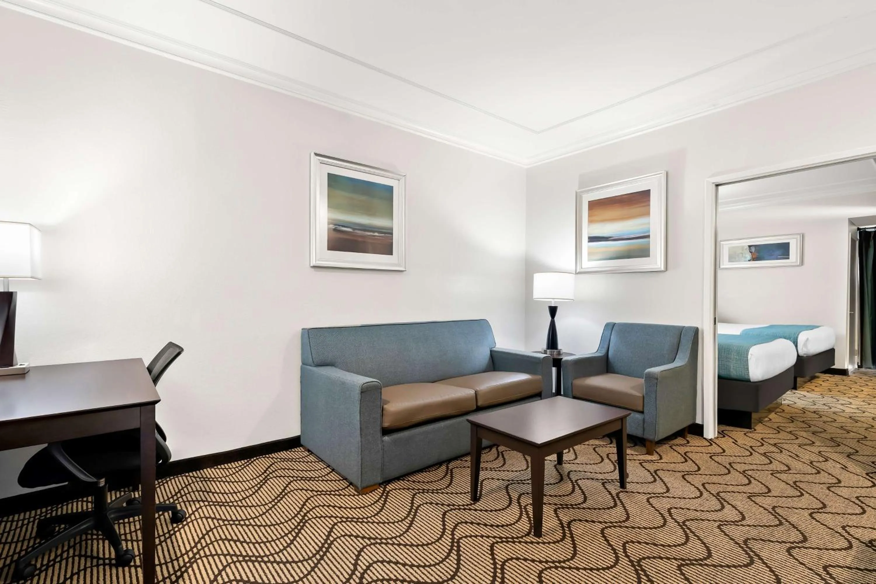 Bedroom in Best Western Plus Irvine Spectrum Hotel