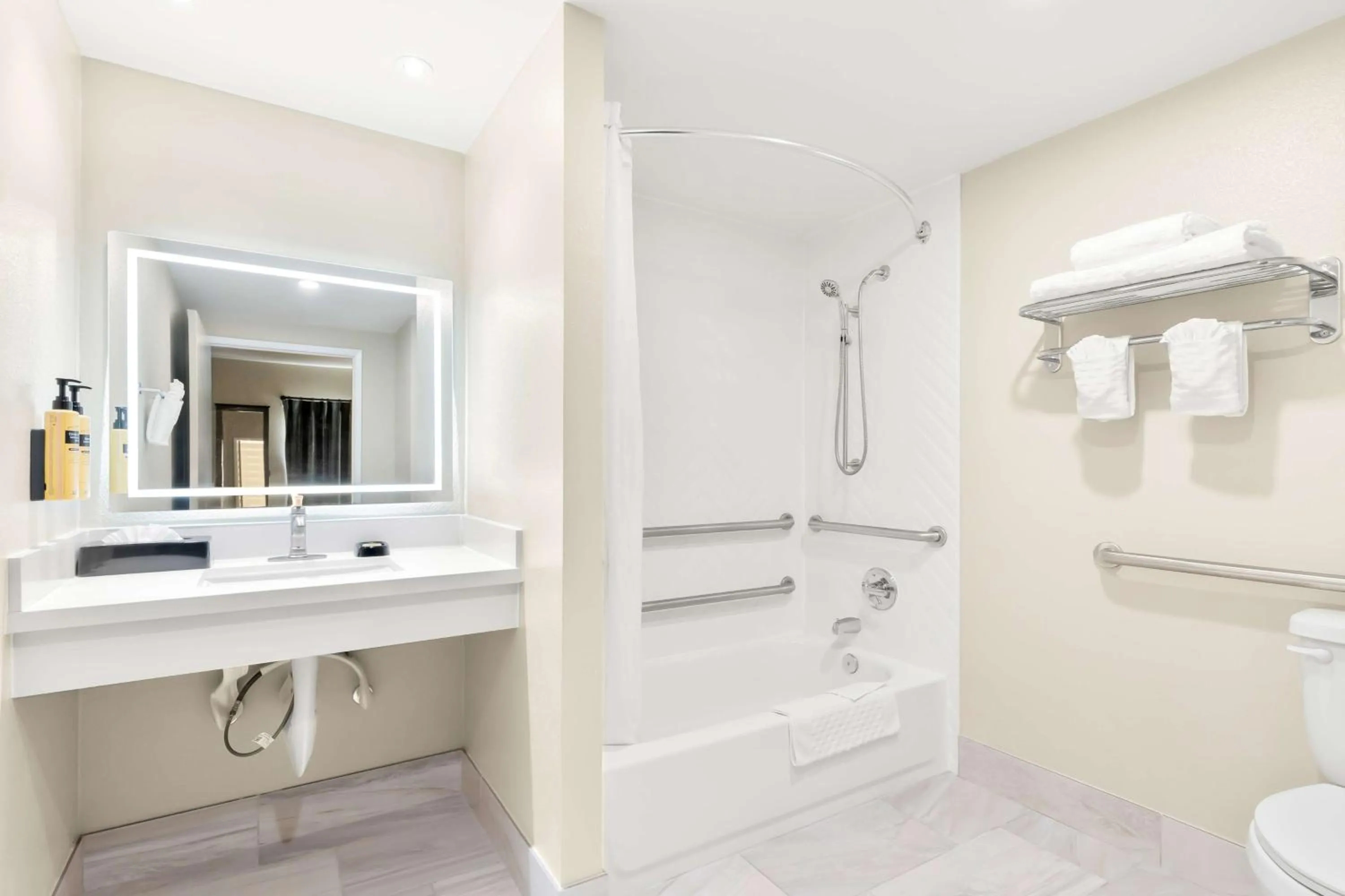 Bathroom in Best Western Plus Irvine Spectrum Hotel