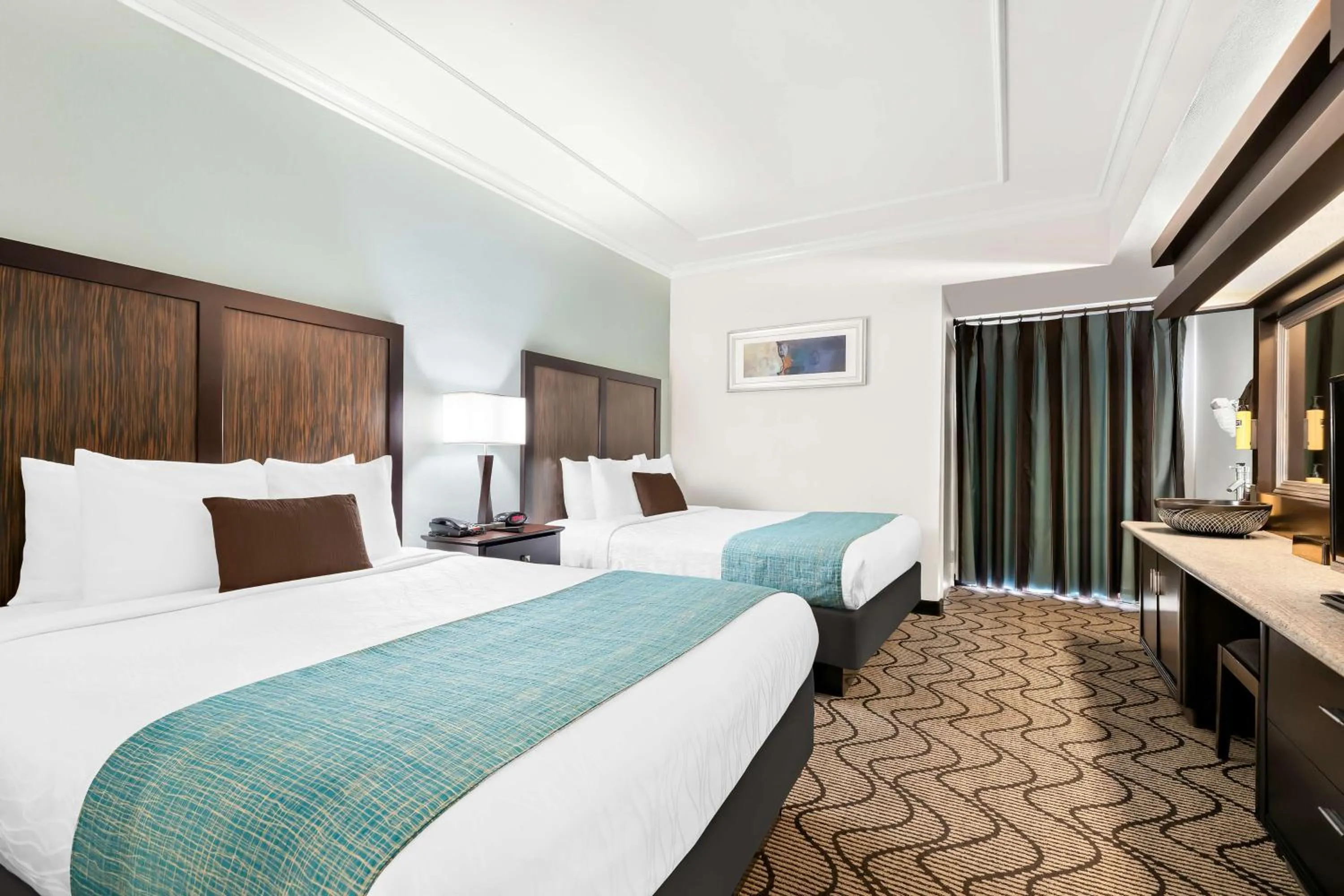 Bedroom, Bed in Best Western Plus Irvine Spectrum Hotel